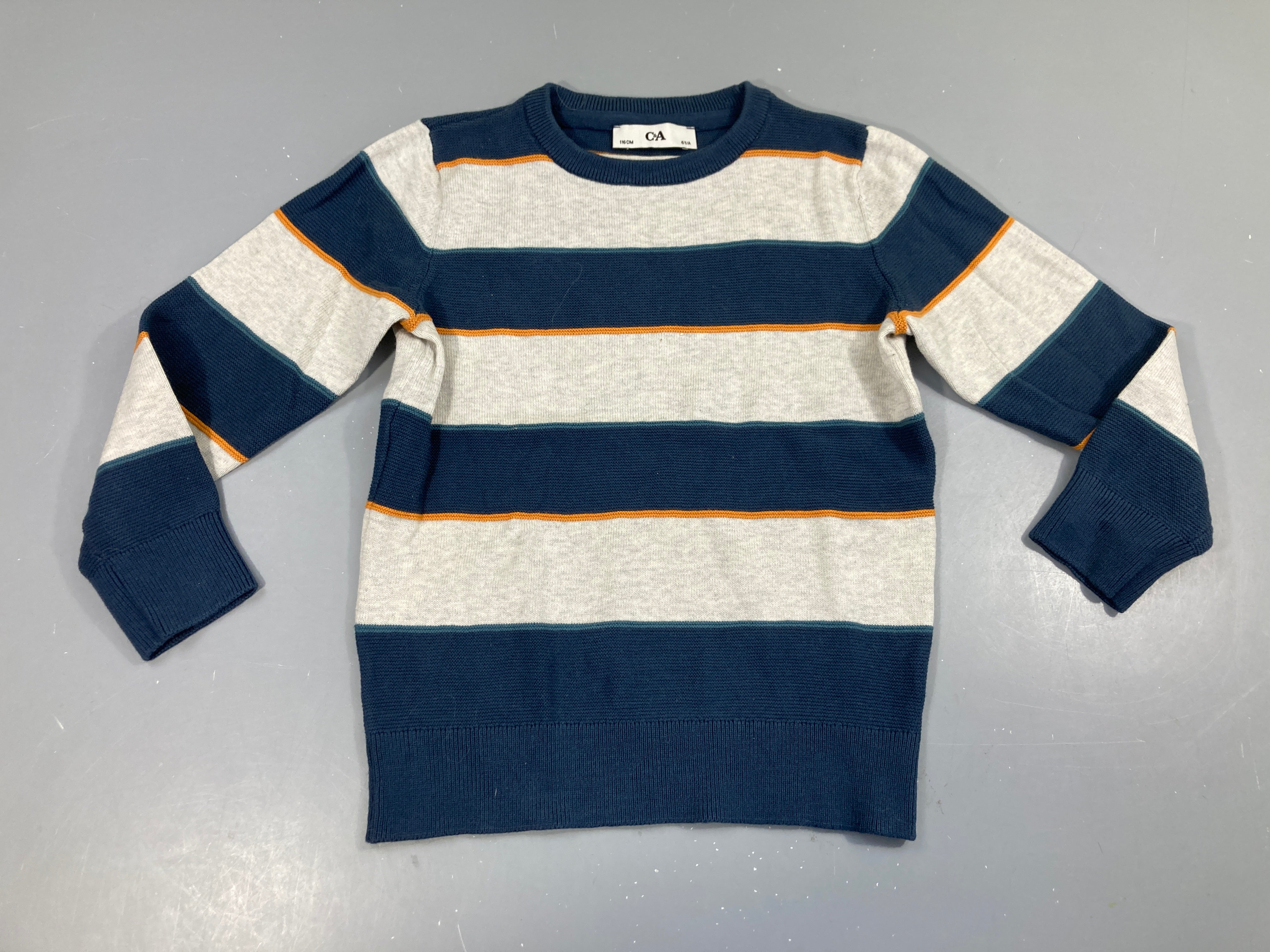 Pull bleu marine rayé gris chiné/camel