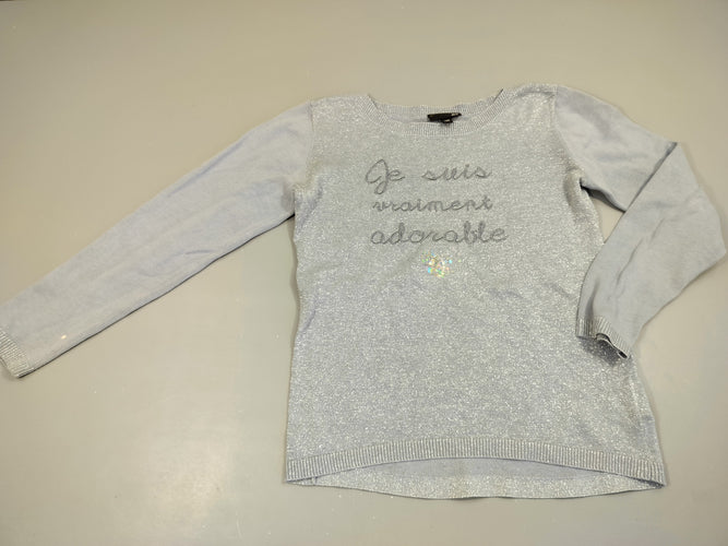 Pull léger bleu clair, paillettes argentées "Je suis  vraiment adorable), petit prix car  tache blanche à la manche, moins cher chez Petit Kiwi