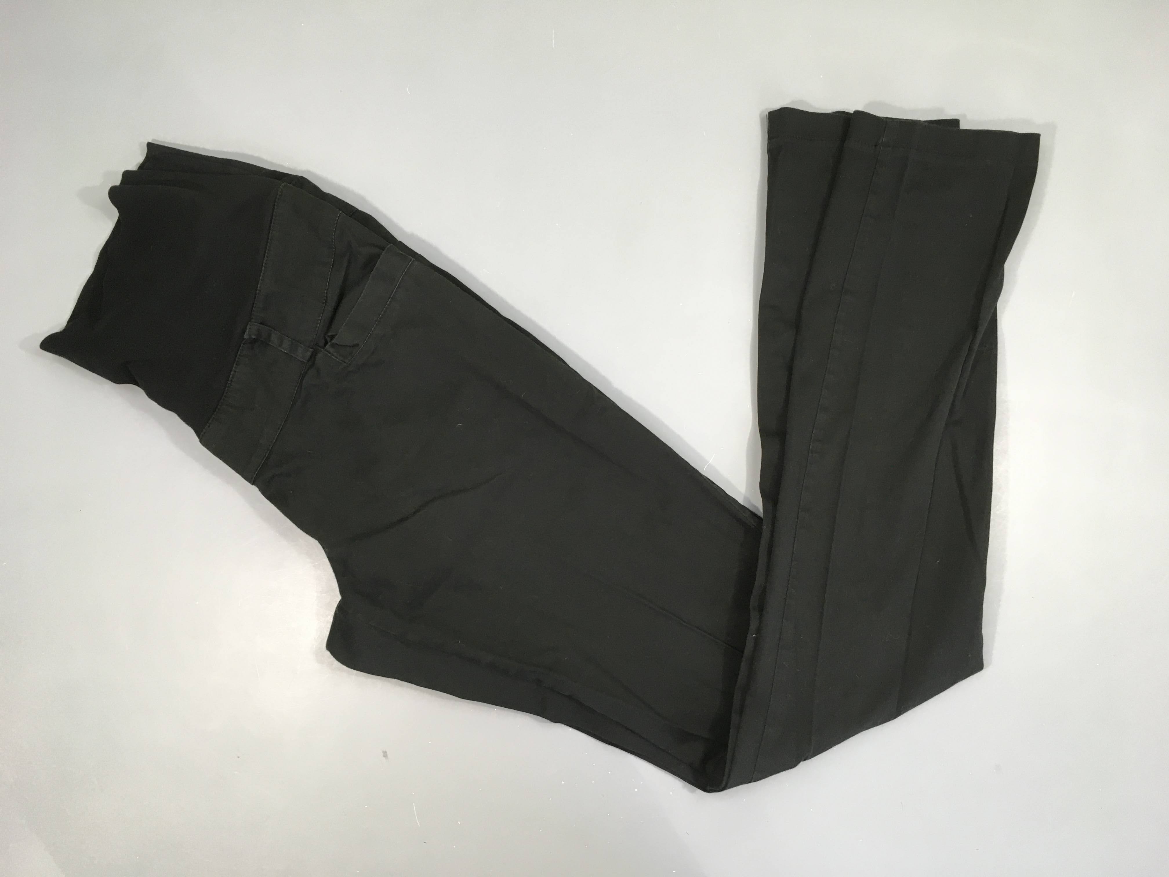 Pantalon noir (à repasser)