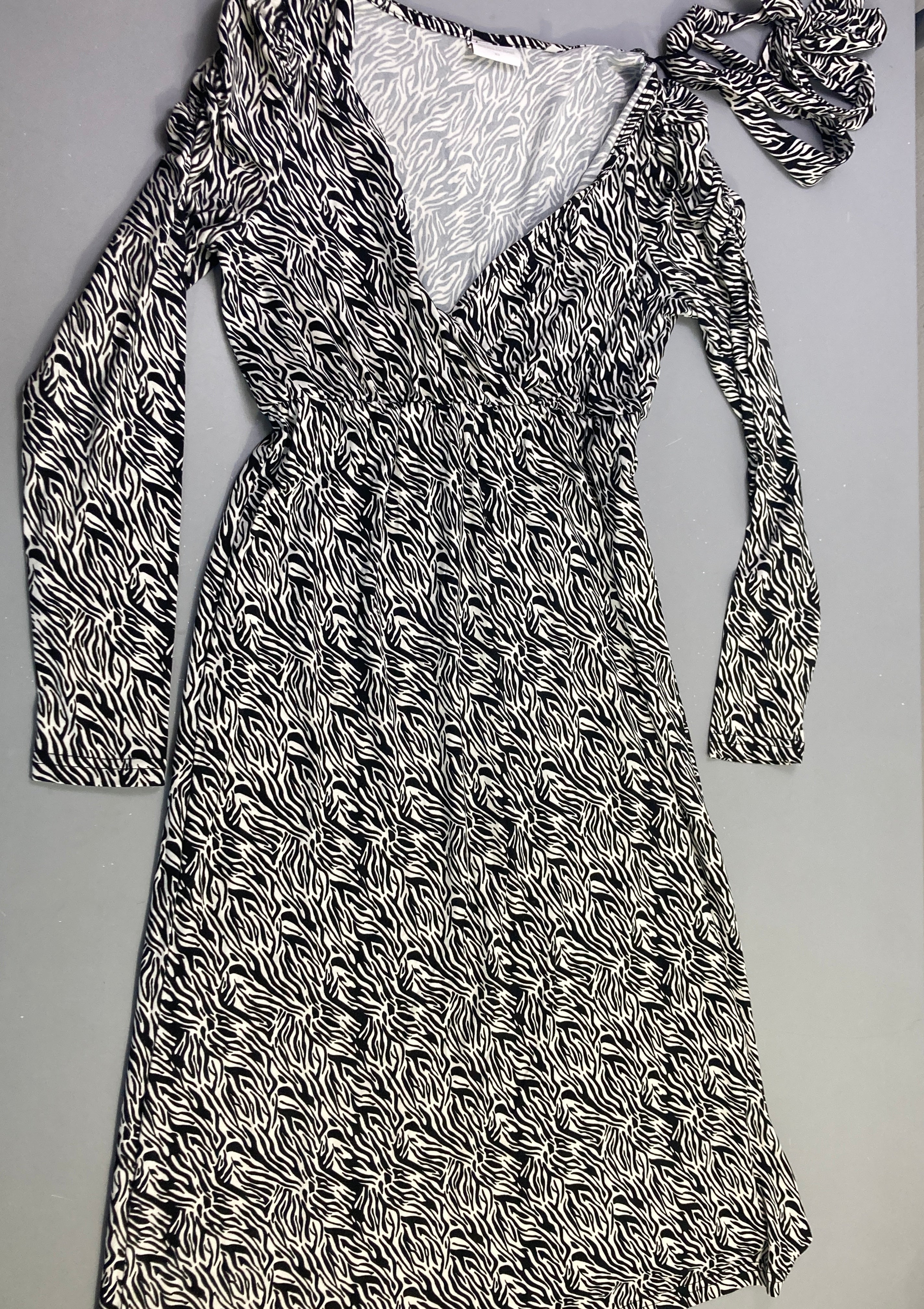 Robe m.l zébrée noir et blanc