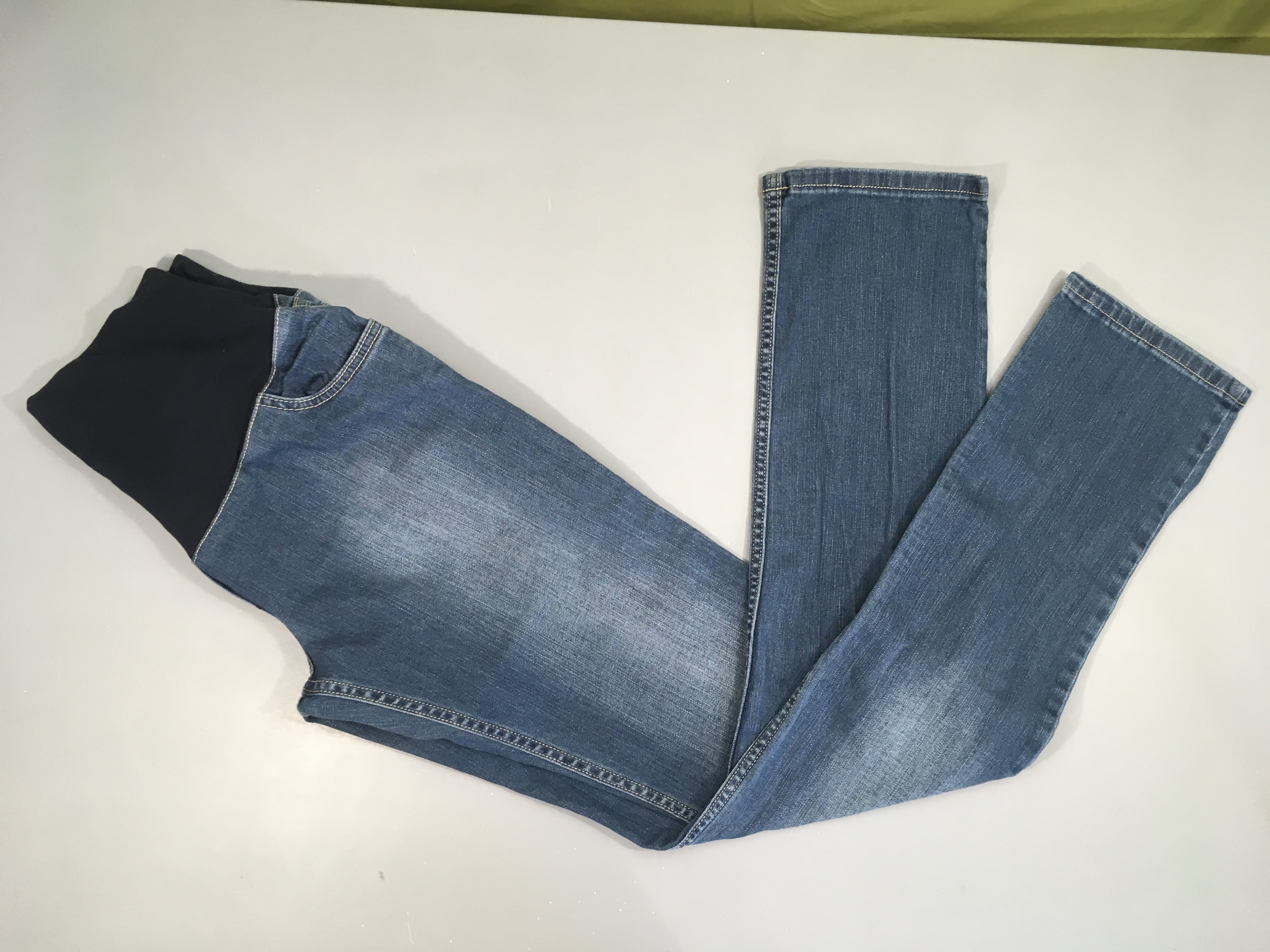 Jeans strass poches arrières
