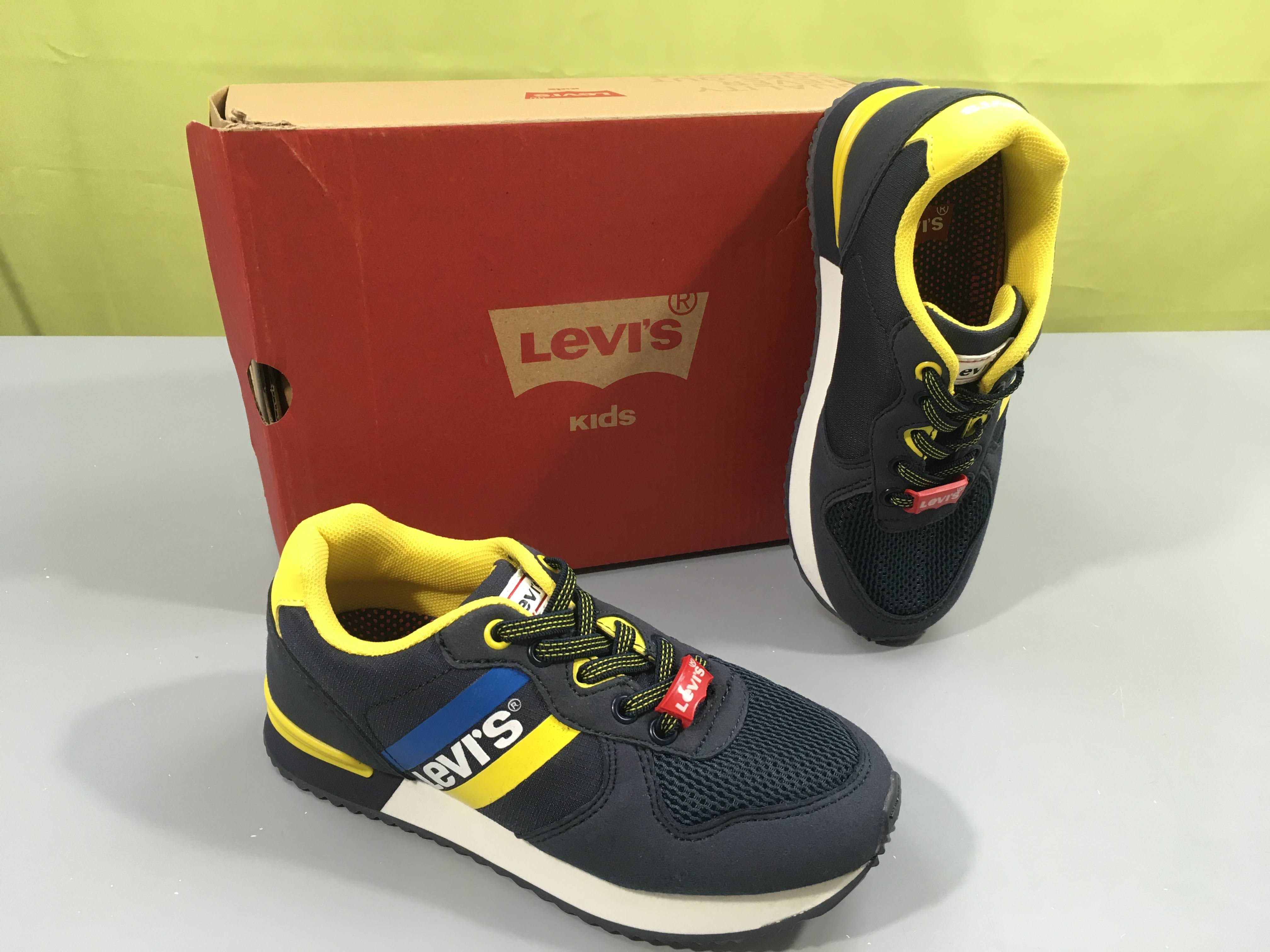 NEUF Baskets bleu foncé/jaune Levi's, lacets élastiques (prix neuf 35€)