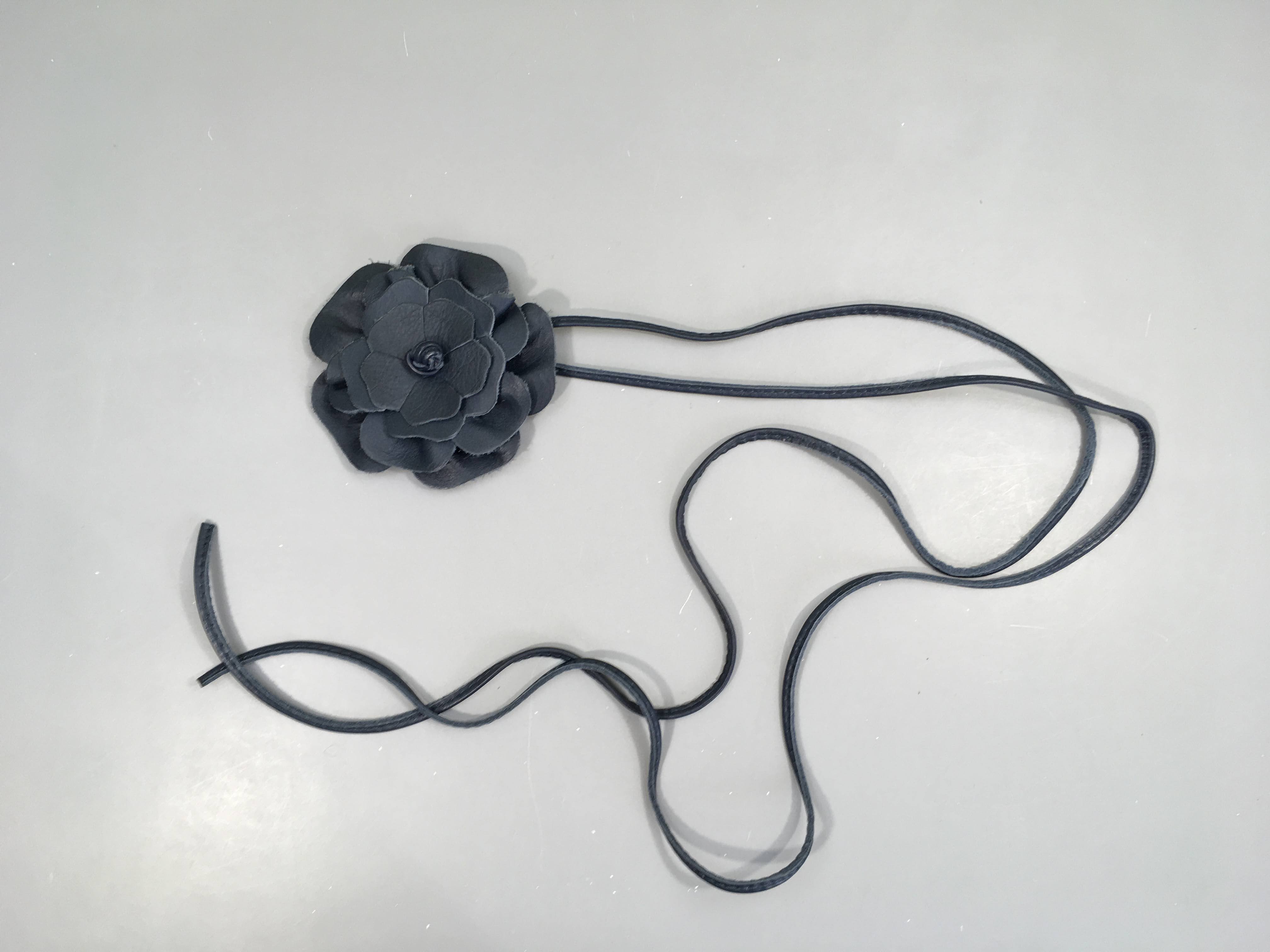 Ceinture fleur simili bleu