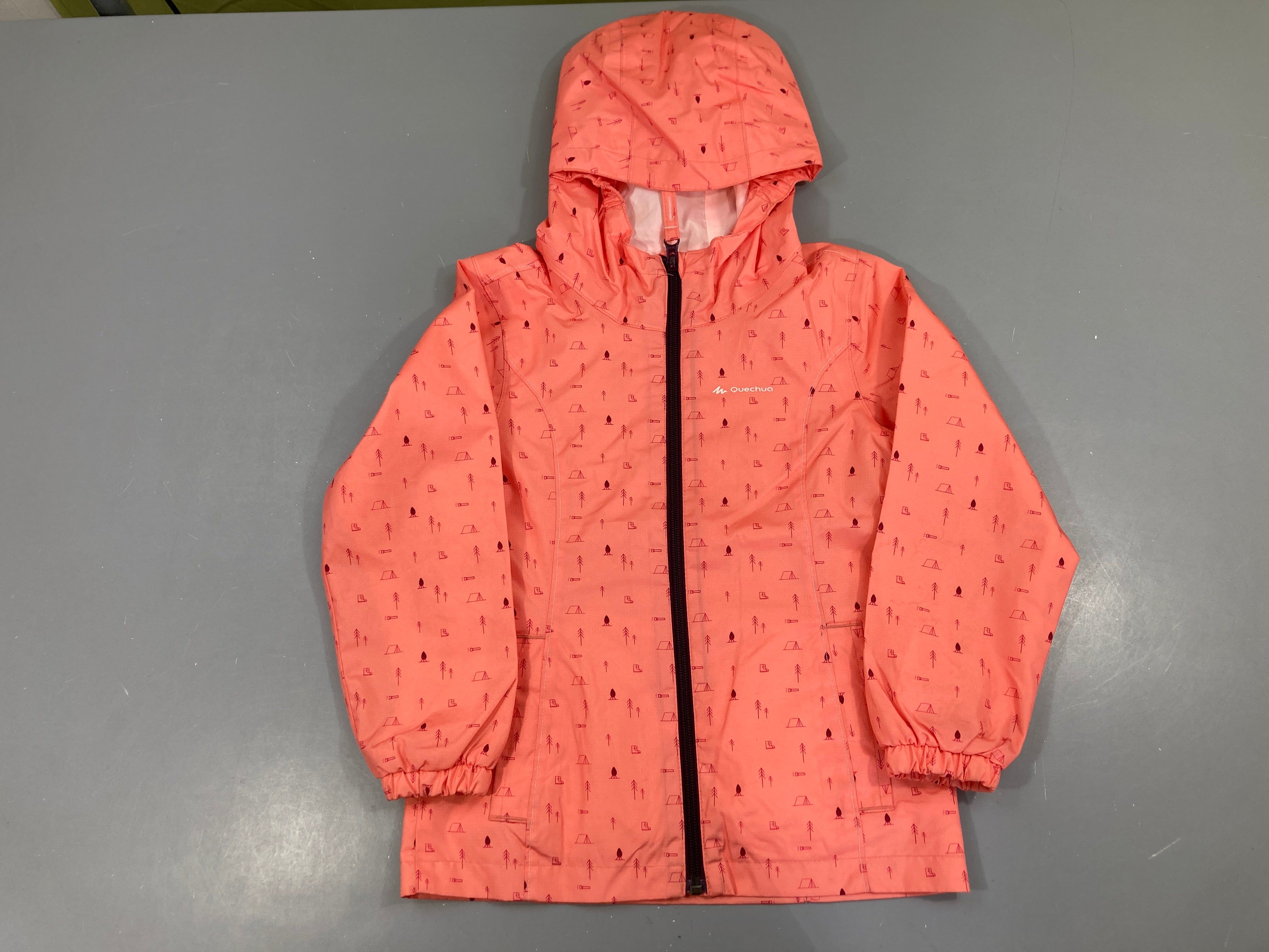 Veste coupe-vent saumon motifs tente