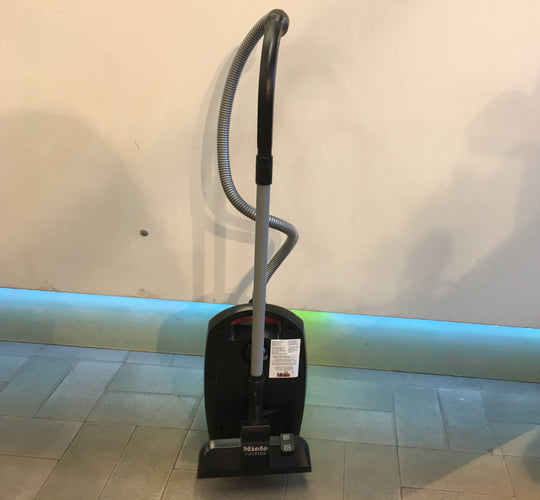 Jouet aspirateur Miele rouge, moins cher chez Petit Kiwi