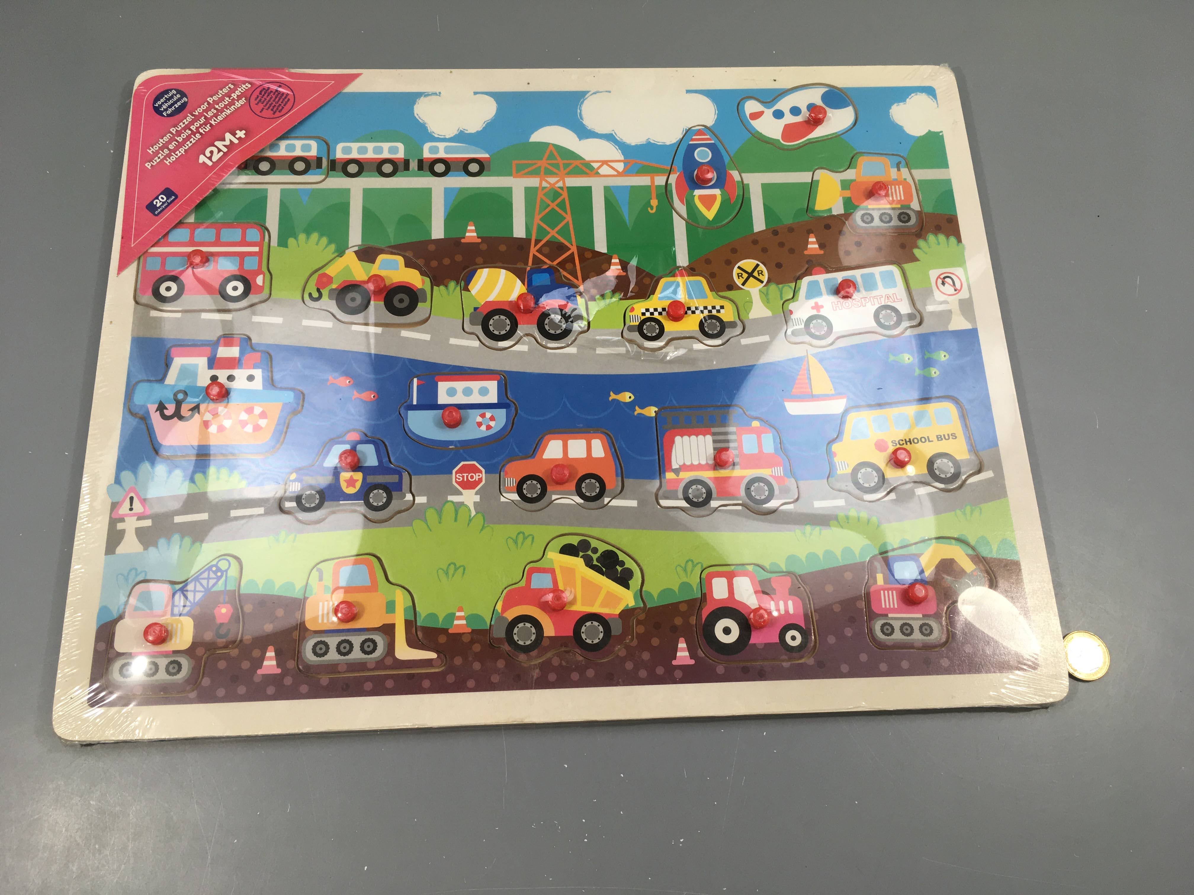 NEUF sous blister planche puzzle véhicules en bois