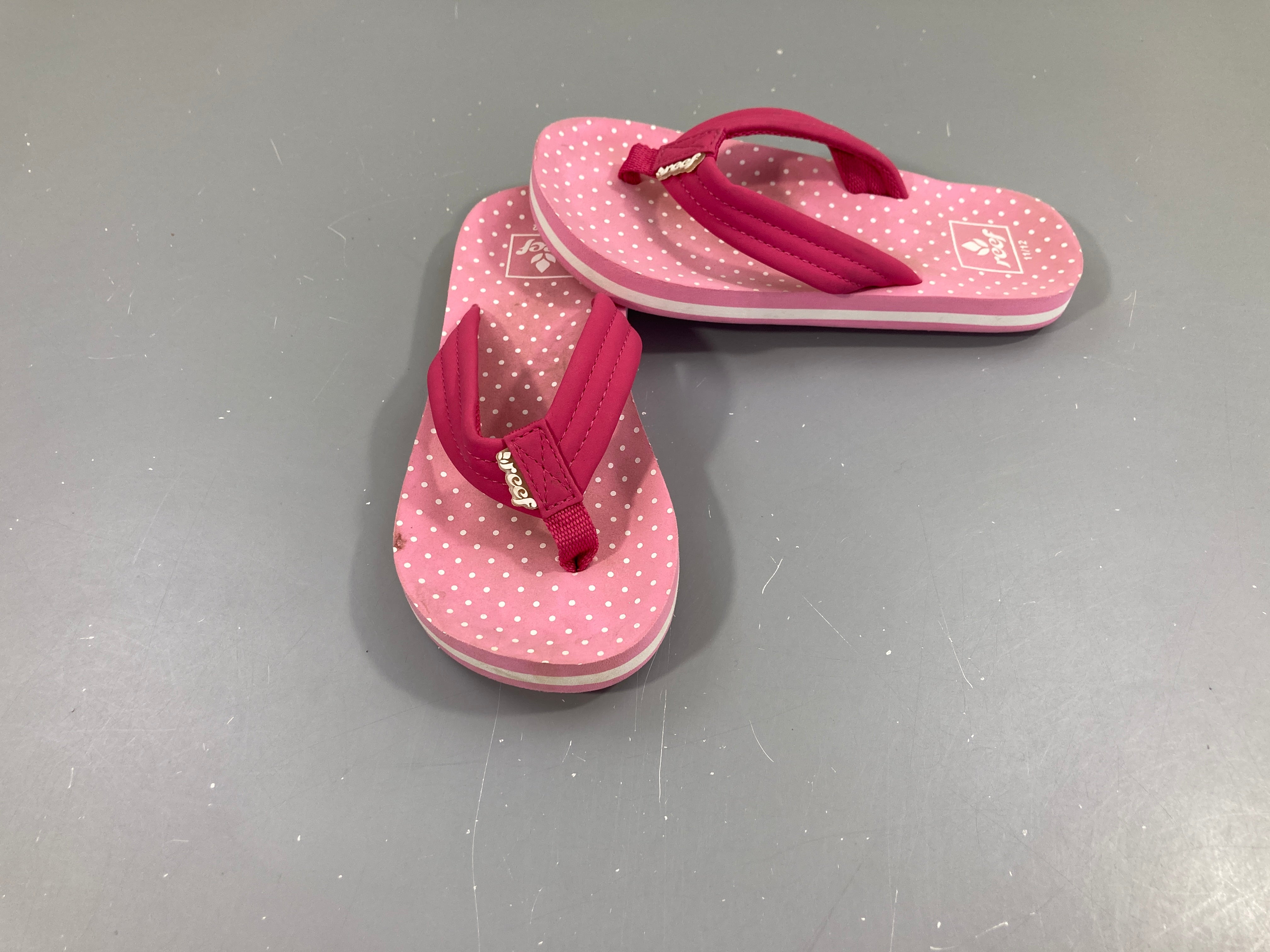 Tongs roses pois, 28-29