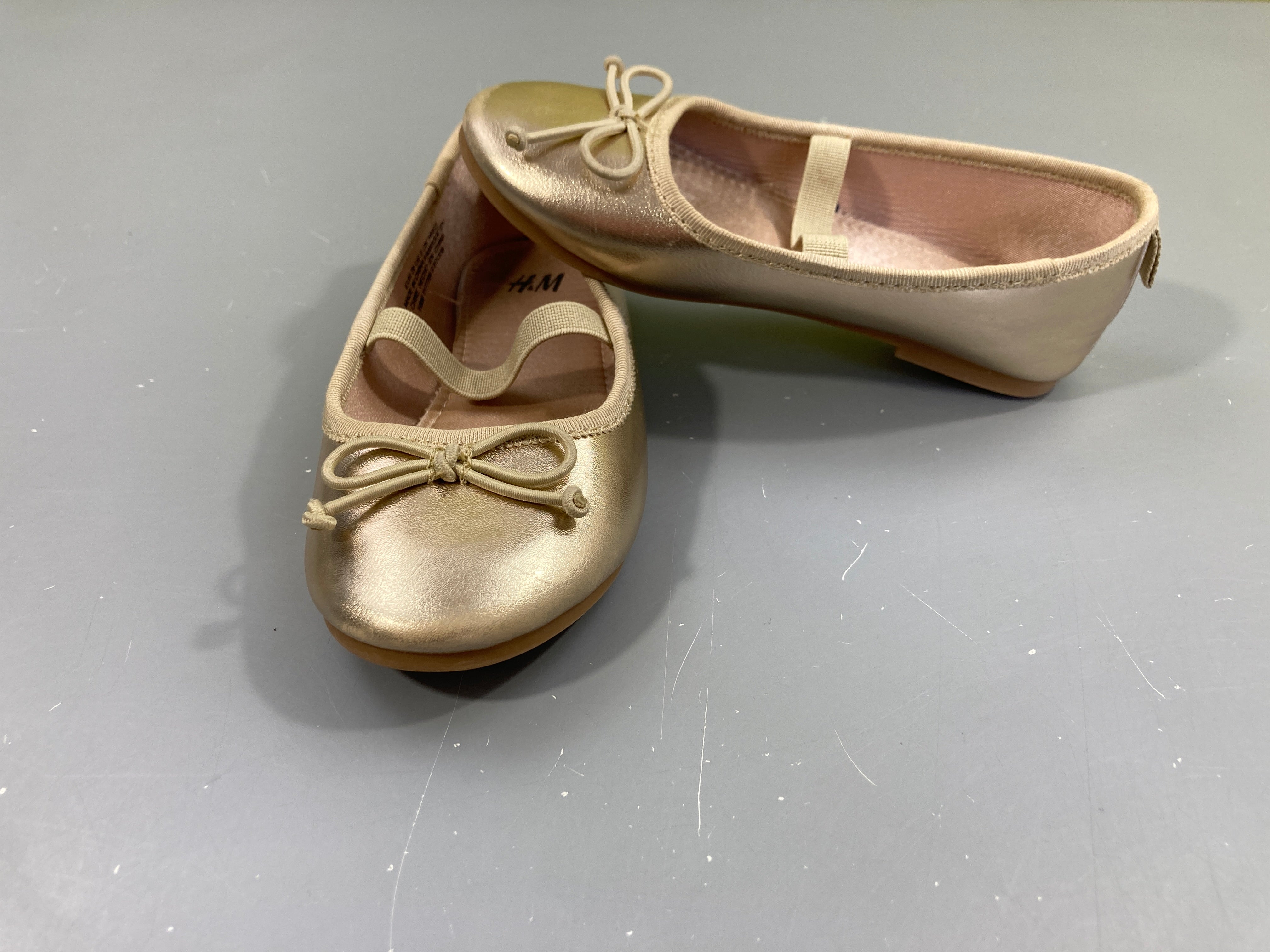 Ballerines dorées, 26