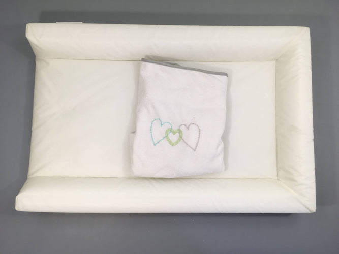 Matelas rigide blanc 48-73cm + Housse Coeurs, moins cher chez Petit Kiwi