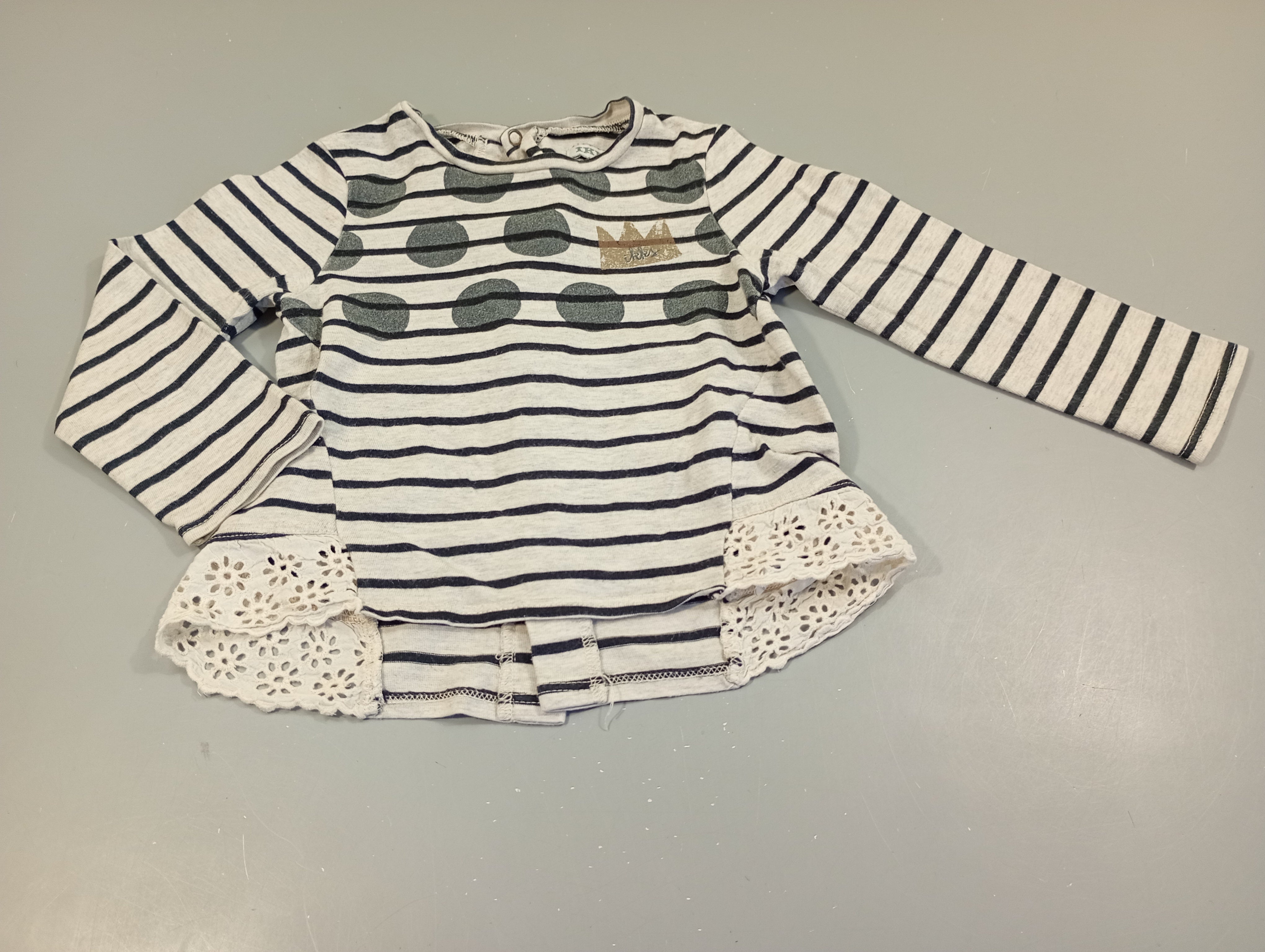 T-shirt m.l gris clair flammé rayé noir à pois