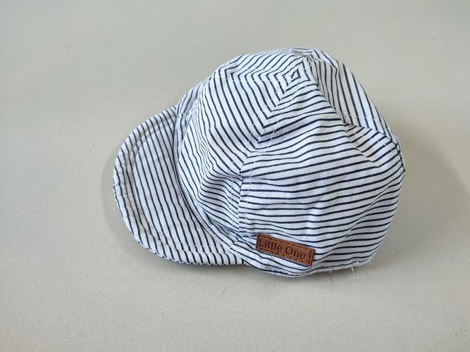 Casquette blanche rayée noire, 48 cm, moins cher chez Petit Kiwi