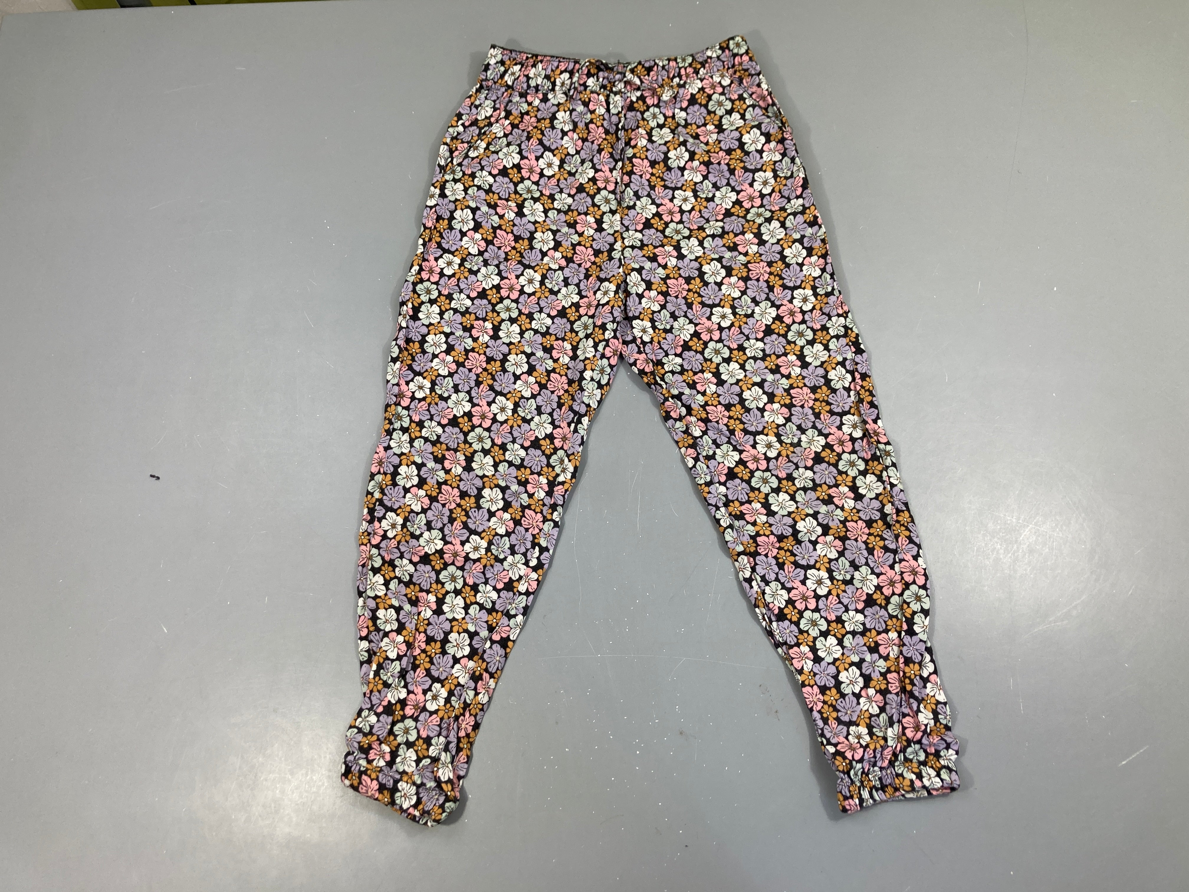 Pantalon léger souple fleuri taille et chevilles élastiques