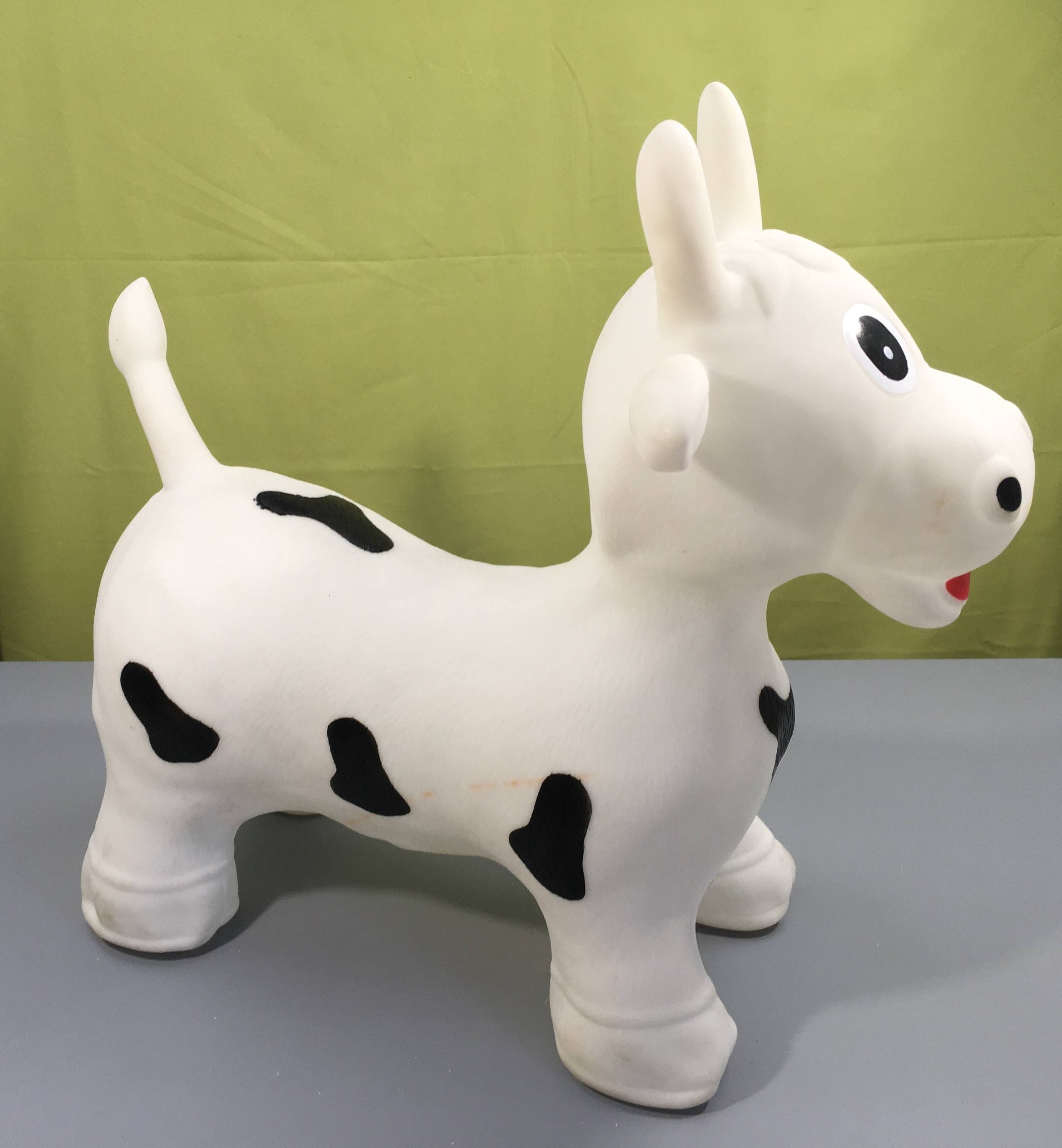 Vache ballon  sauteur blanche, Hippy Skippy, tachée