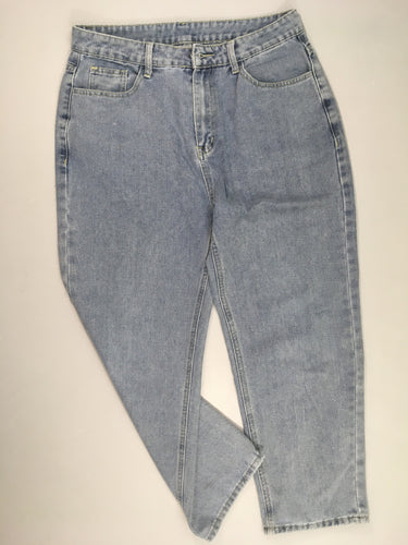 Jeans boyfriend, moins cher chez Petit Kiwi