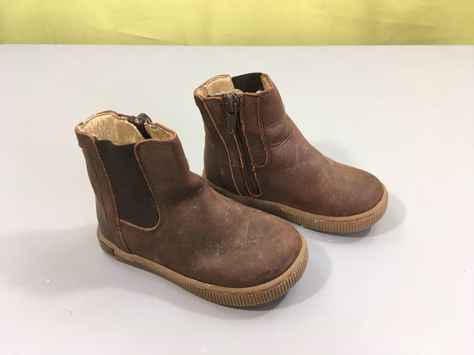 Bottines brunes, moins cher chez Petit Kiwi