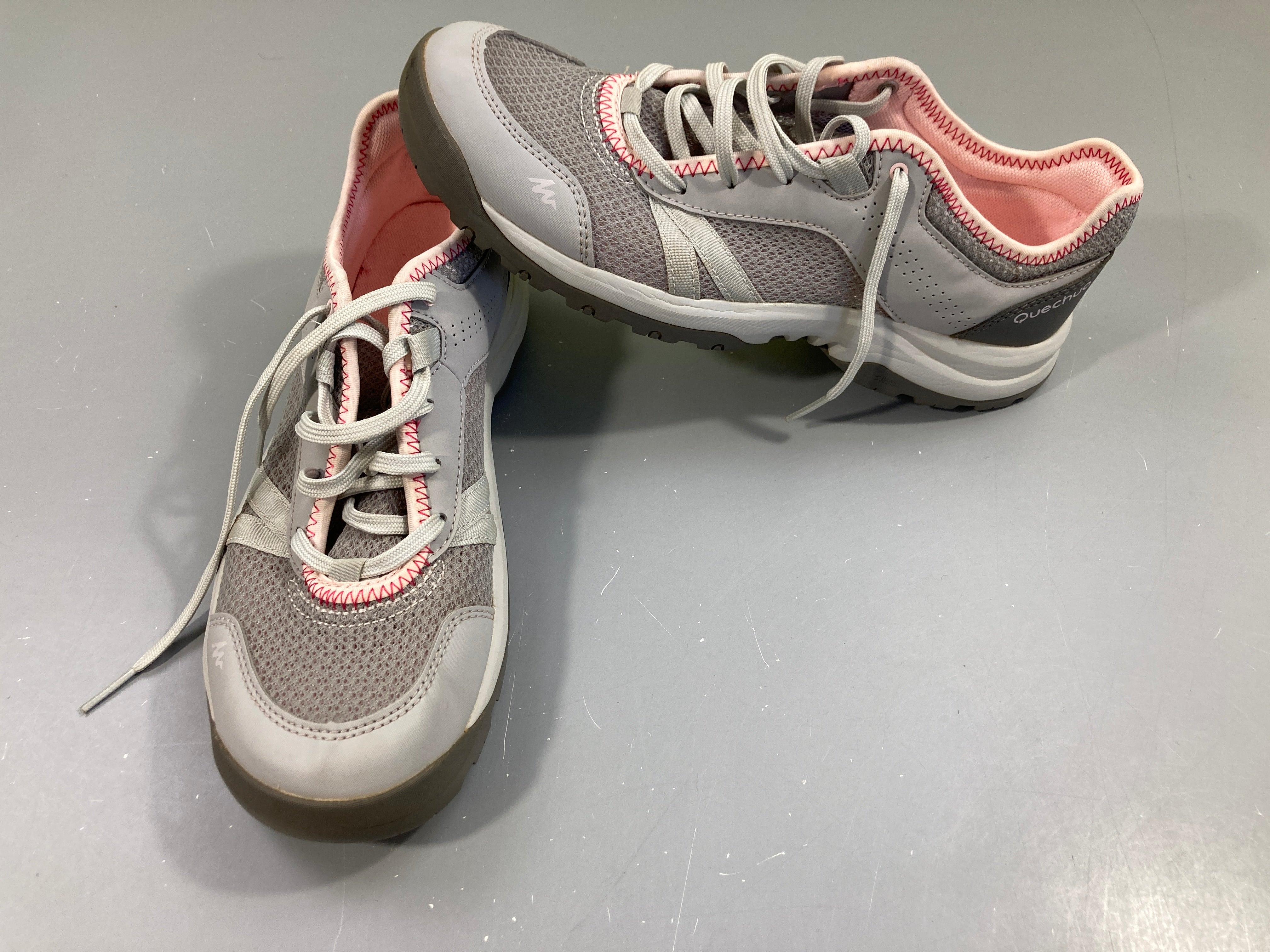 Baskets de sport grise-rose