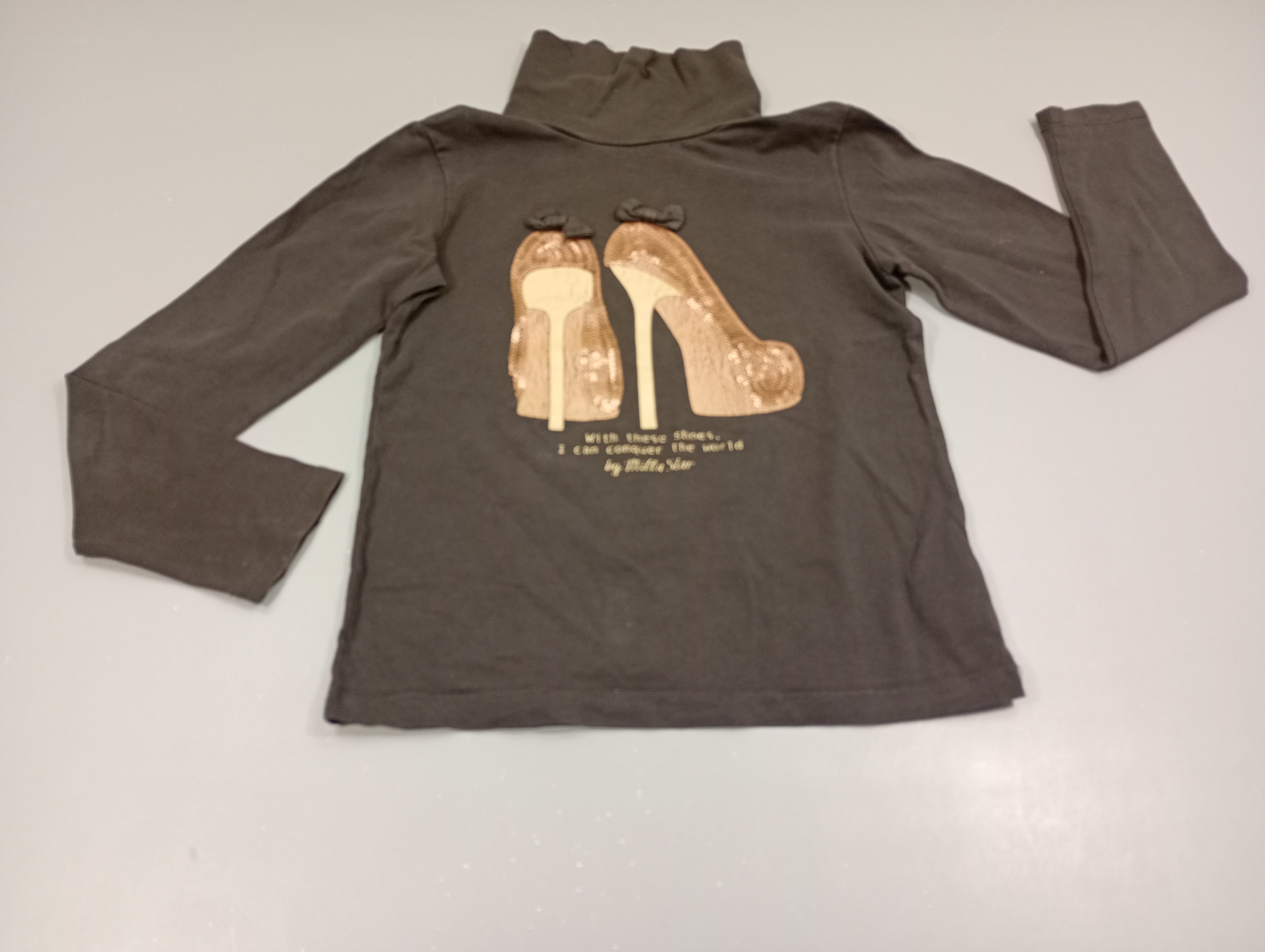 T-shirt m.l col roulé anthracite escarpins , sequins vieux rose