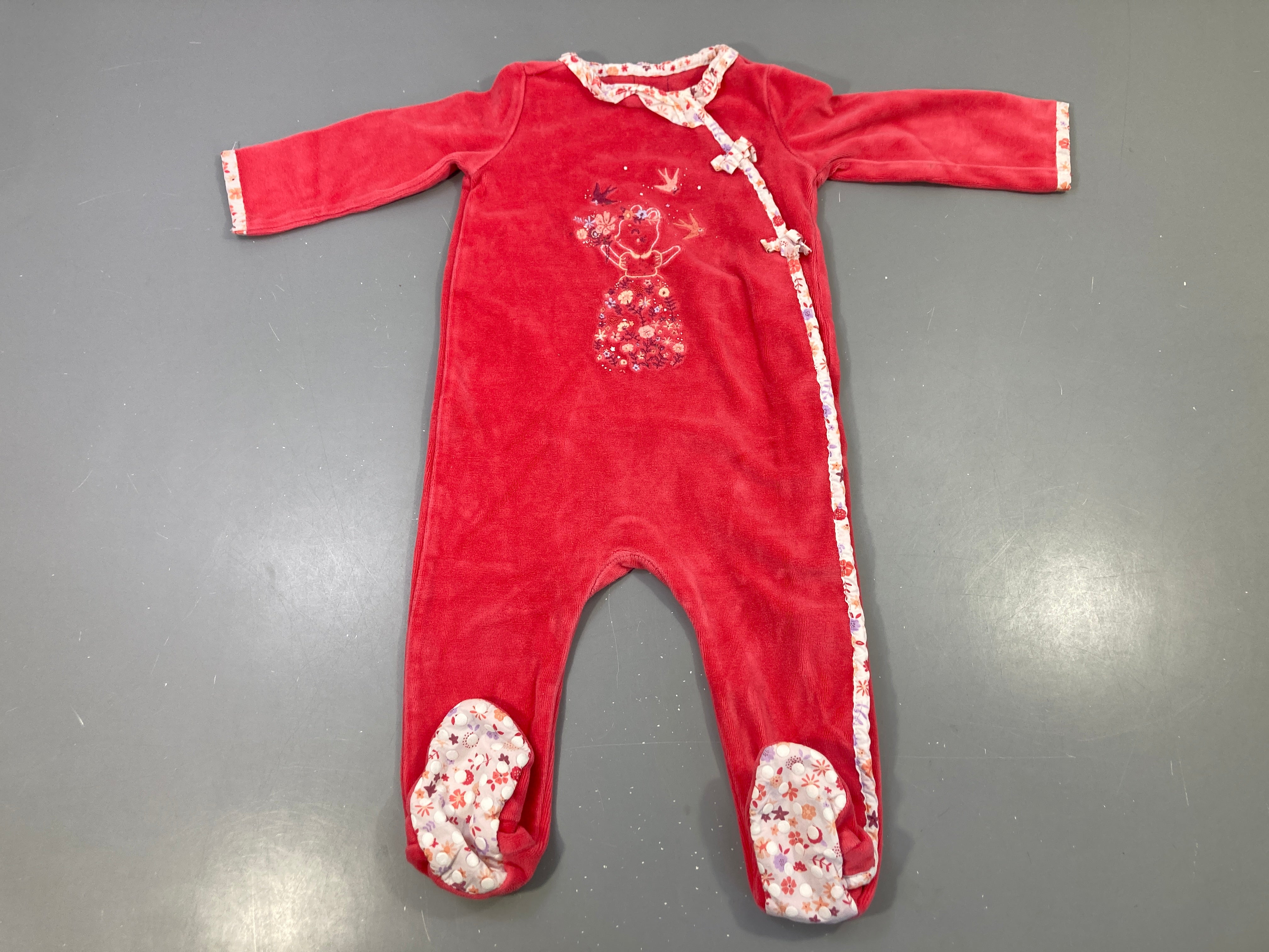 Pyjama velours rouge fleuri, brodé ourson bouquet, oiseaux
