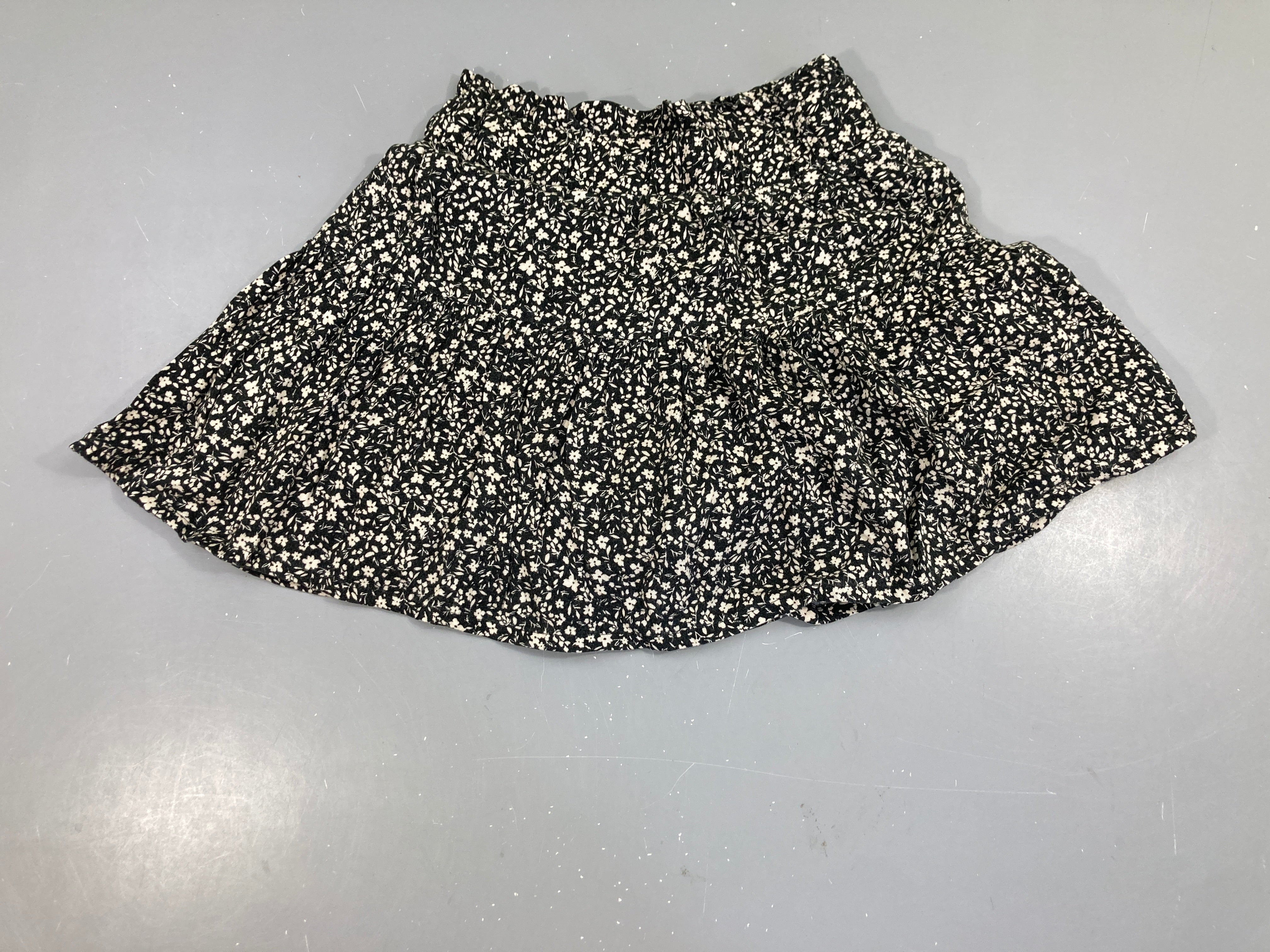Jupe jersey noire fleurie crème