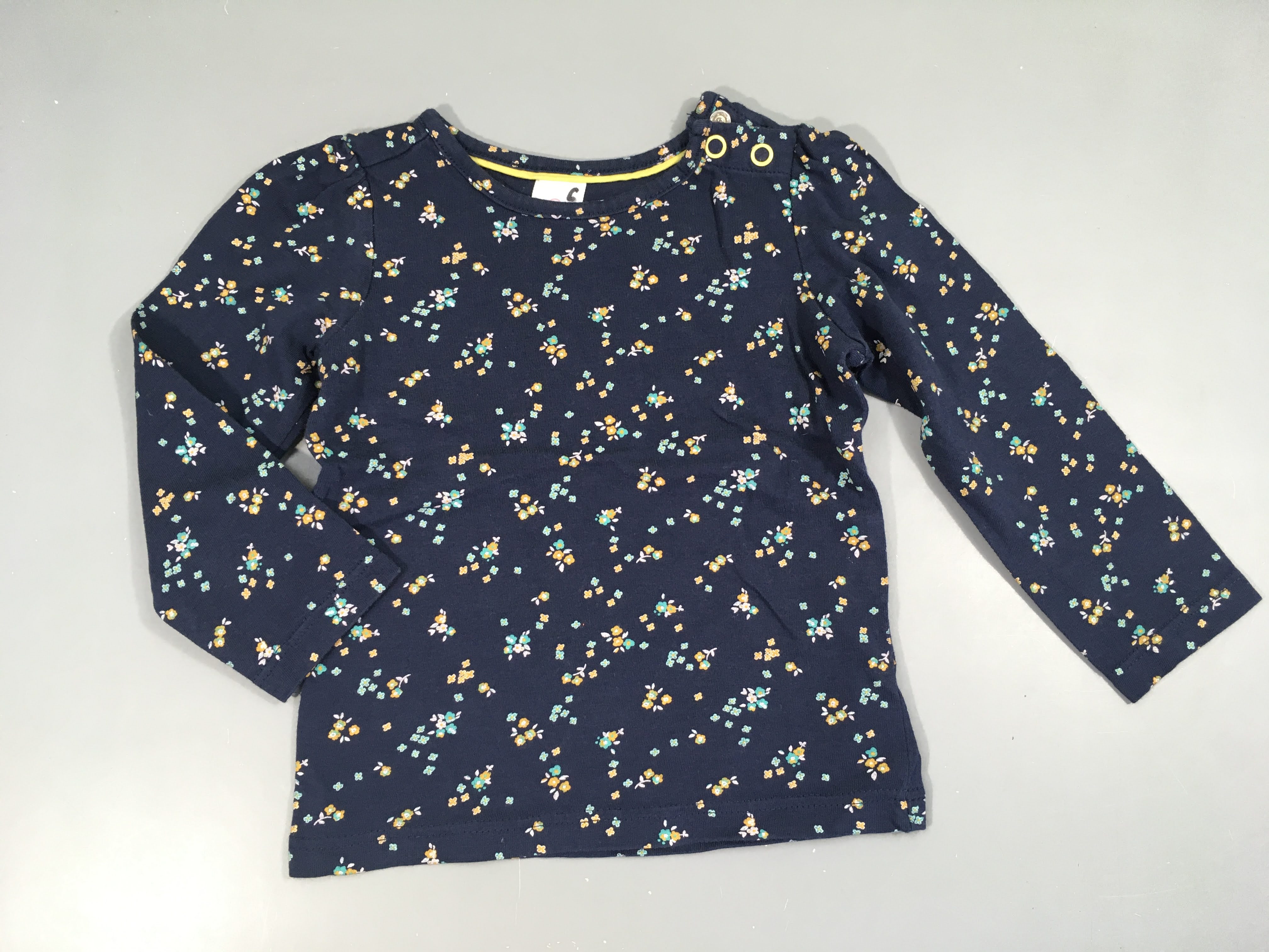 T-shirt m.l bleu foncé fleurs