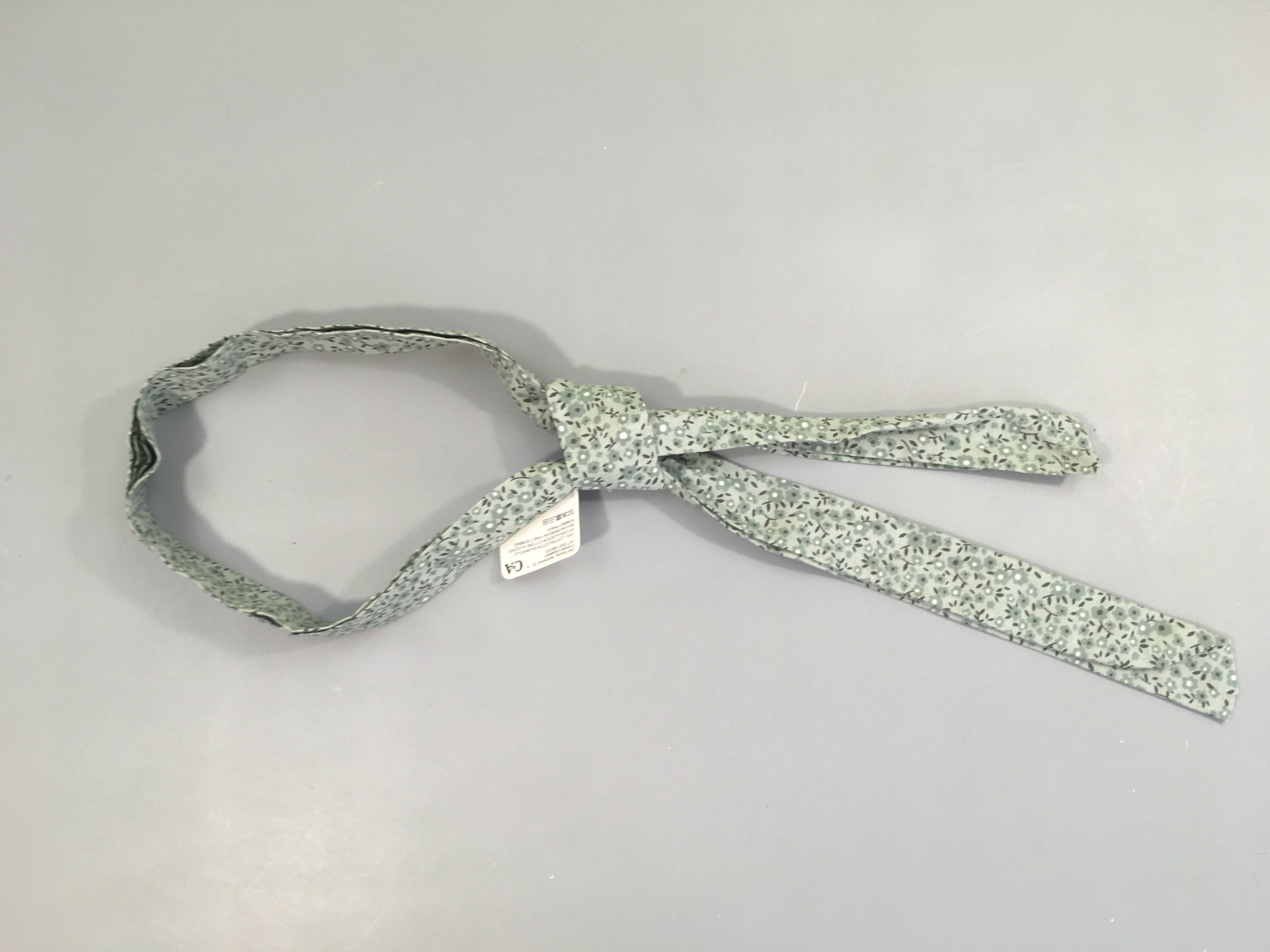 NEUF foulard/bandeau vert fleurs