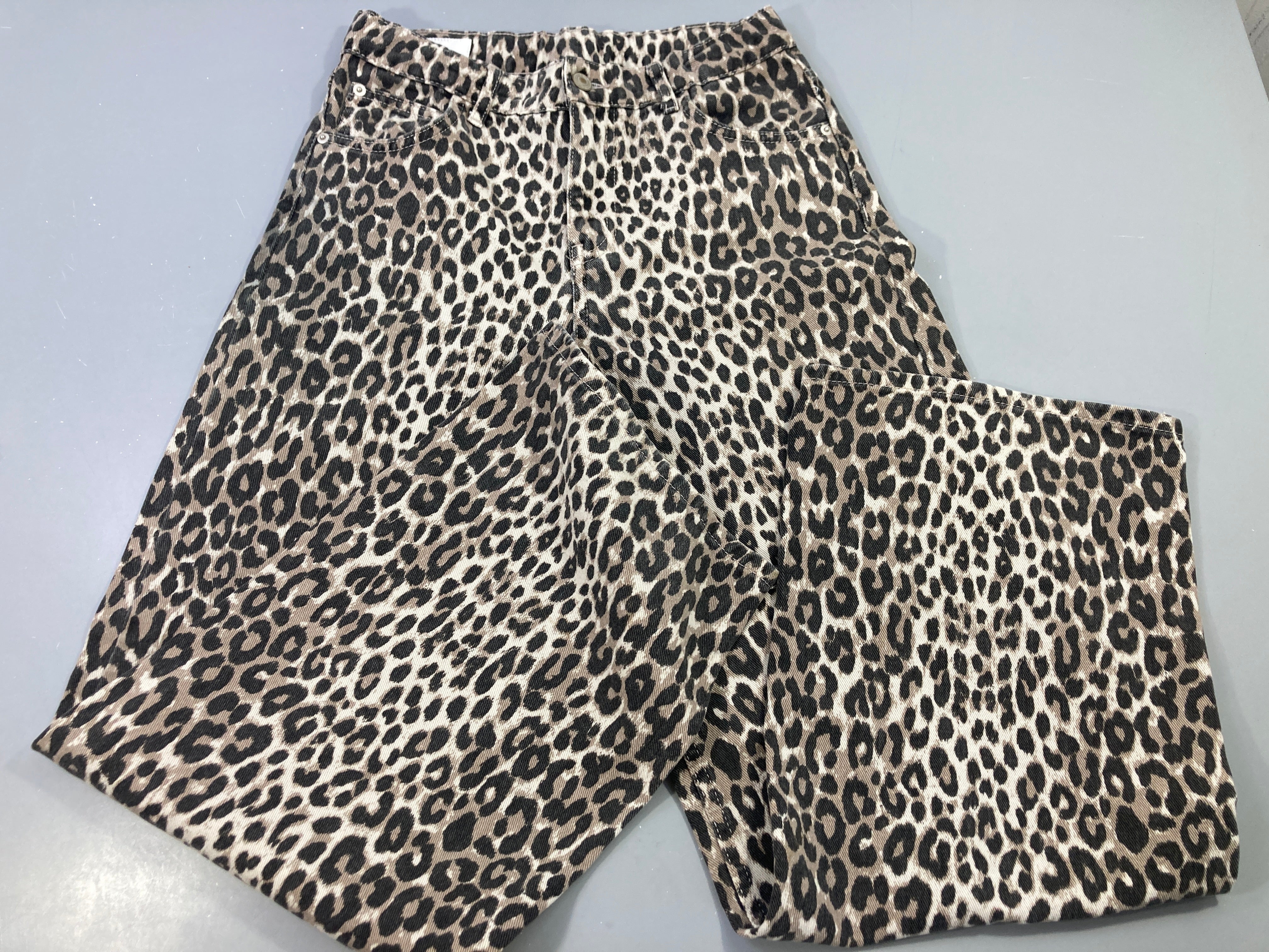 Jean large imprimé léopard noir/beige