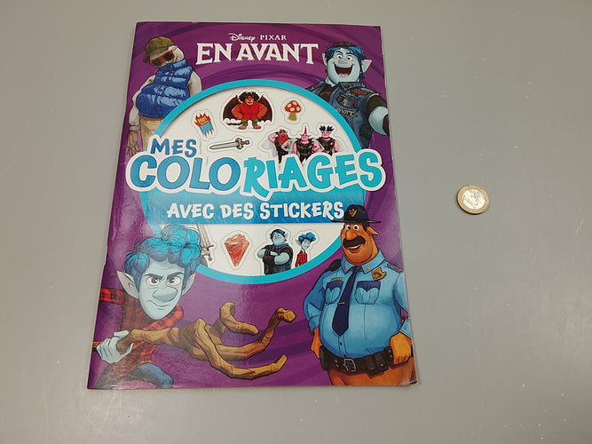 En avant.  Mes coloriages avec des stickers (comme neuf), moins cher chez Petit Kiwi