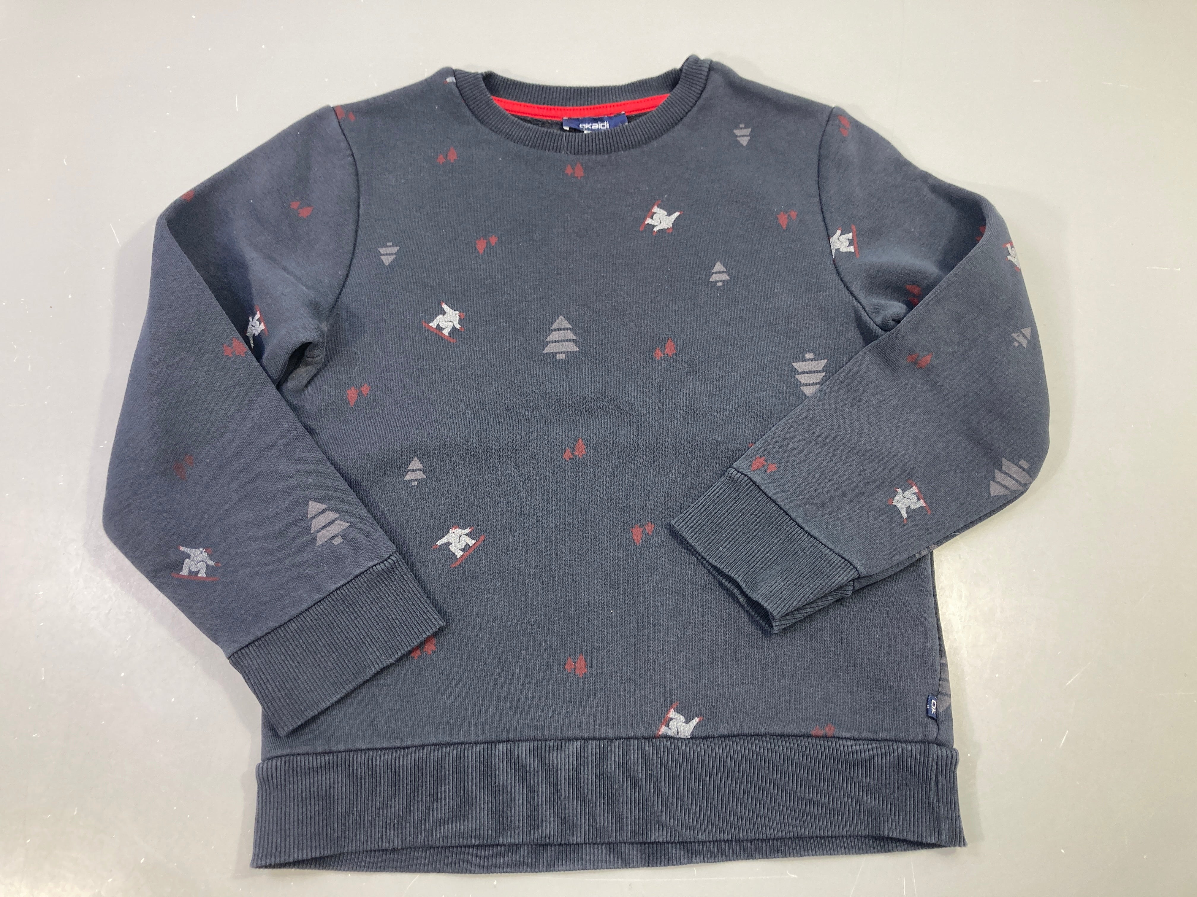 Sweat bleu foncé, petits skieurs