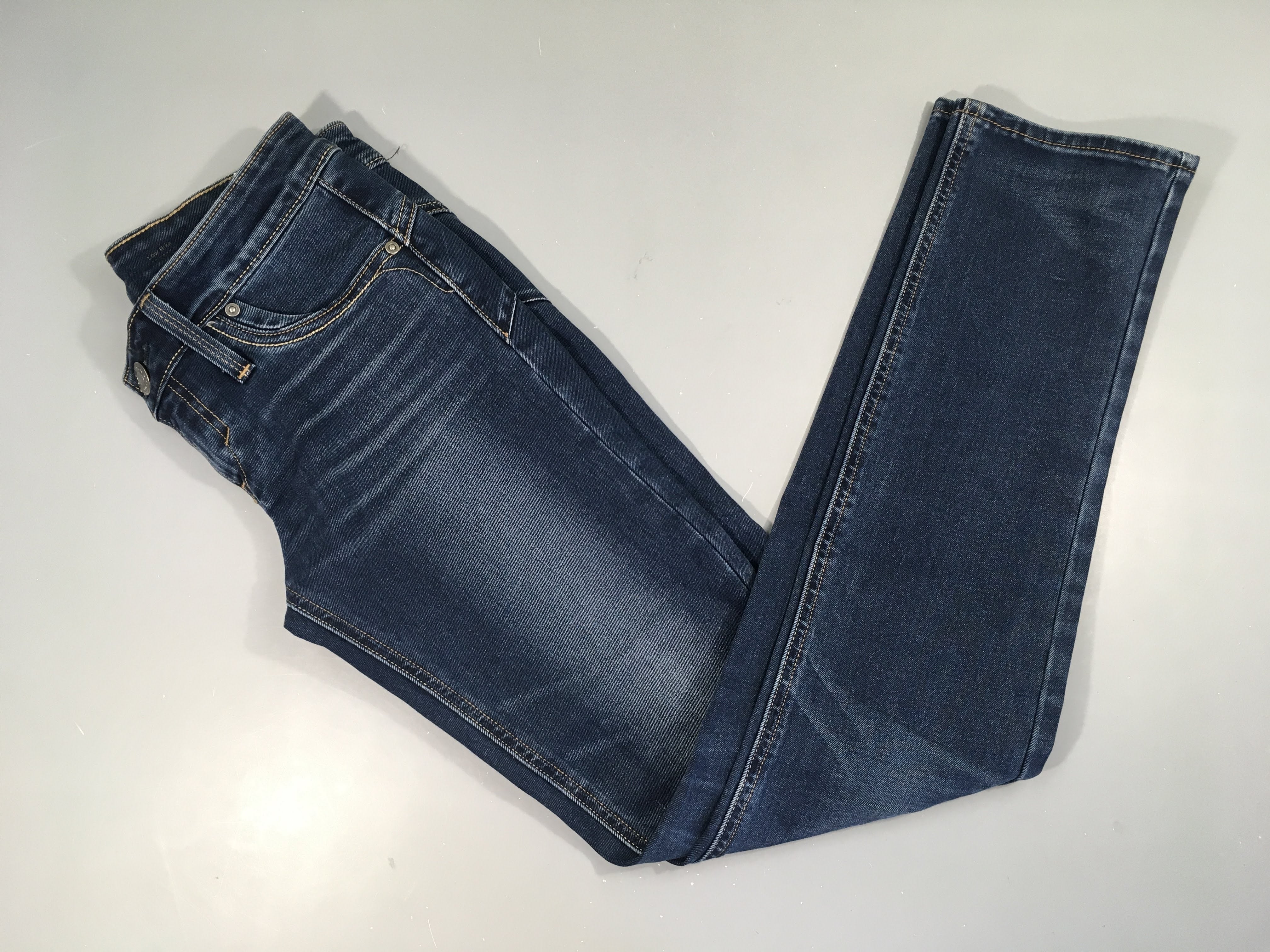 Jeans Levis 36 Taille basse!