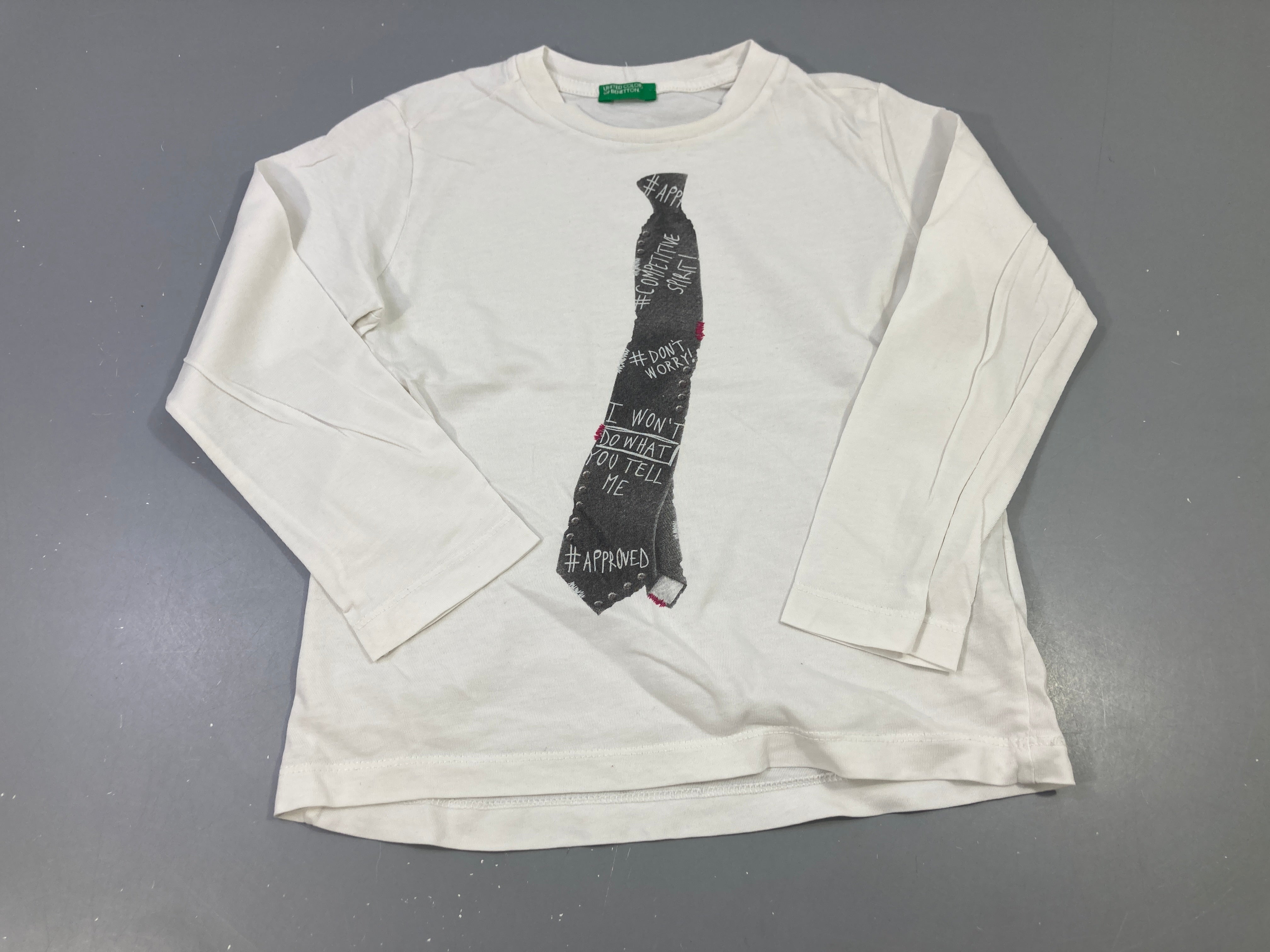T-shirt m.l blanc , cravate