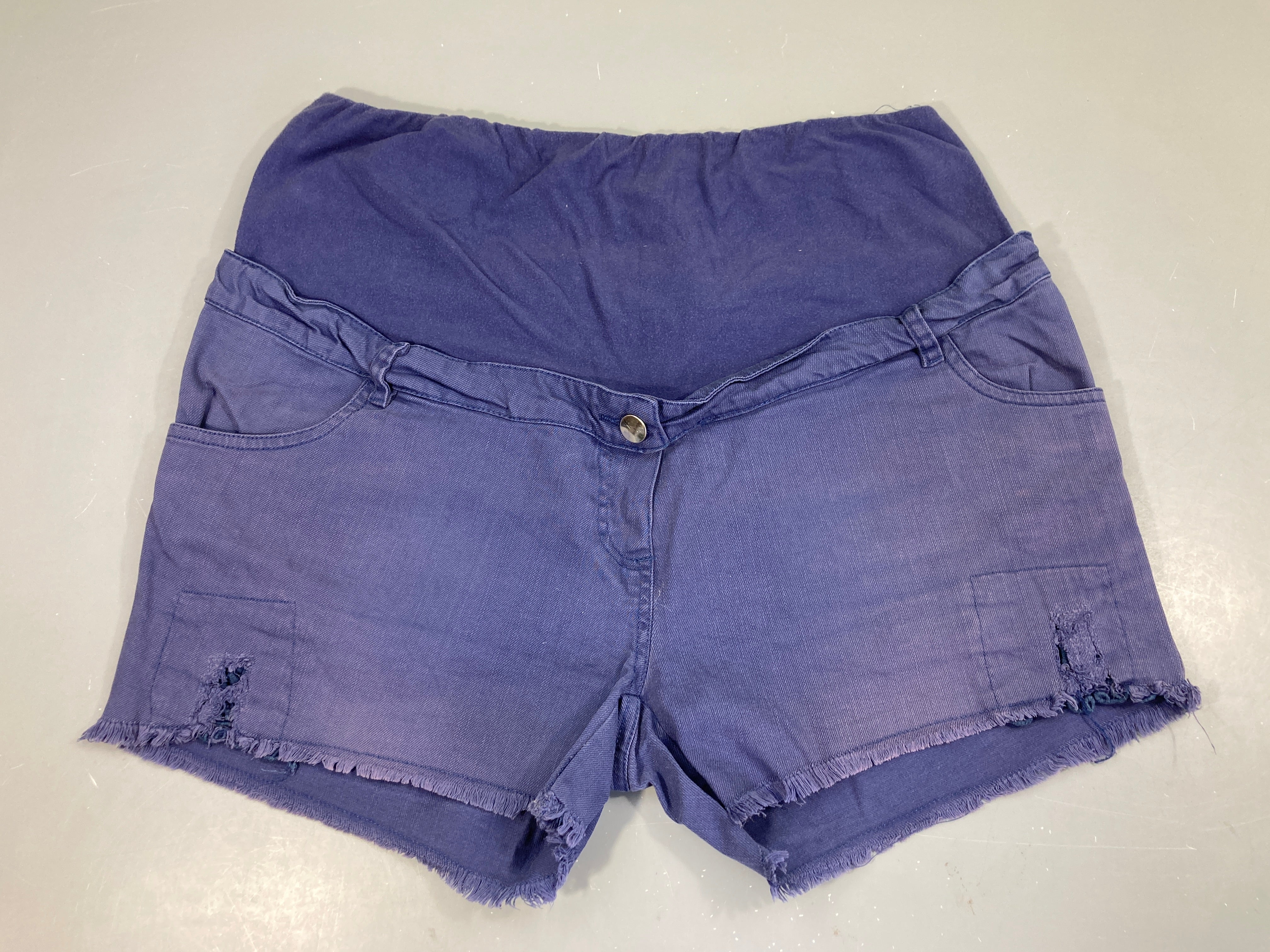 Short denim violet, taille boulochée
