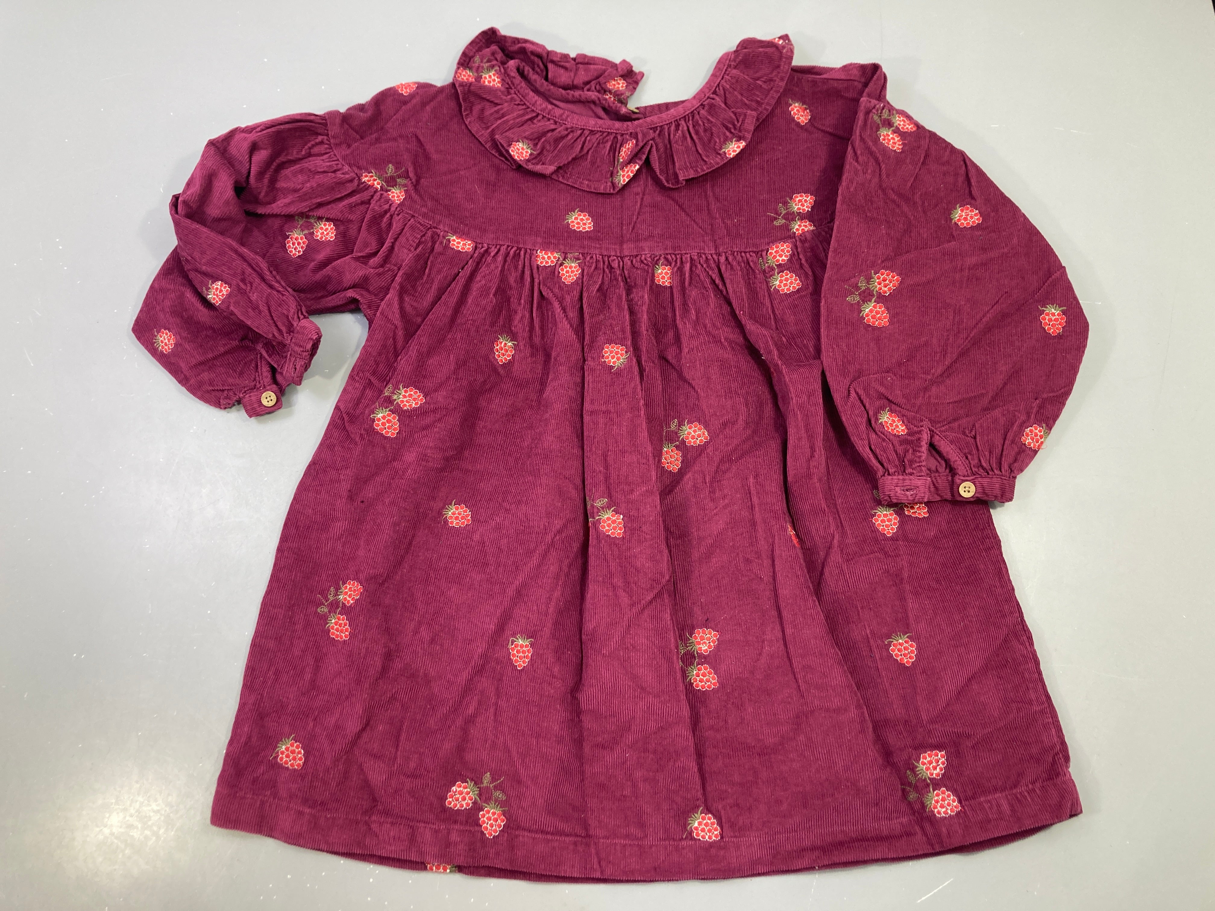 Robe m.l velours bordeaux fruits brodés