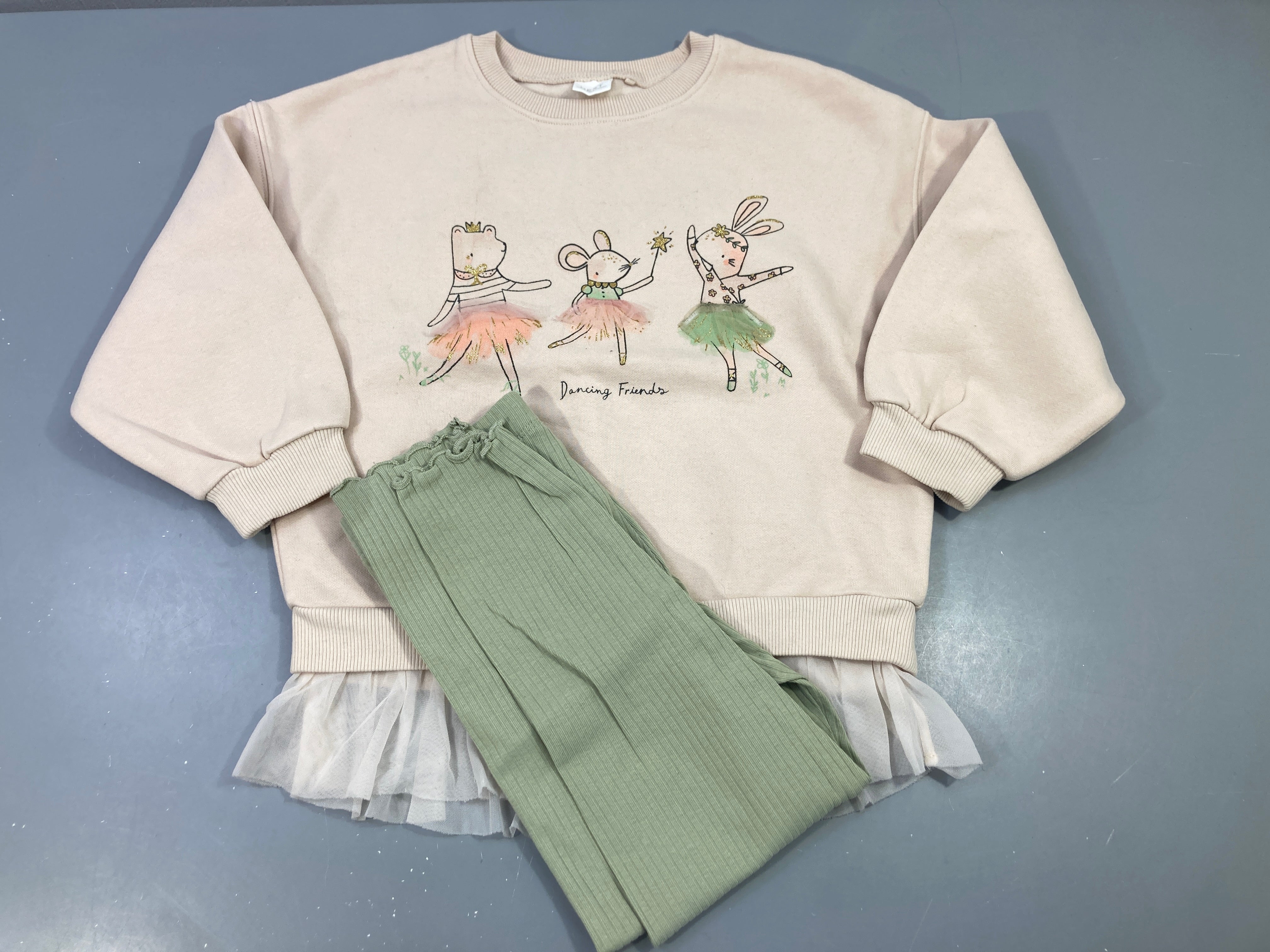 Ensemble sweat rose pâle animaux + legging vert pâle