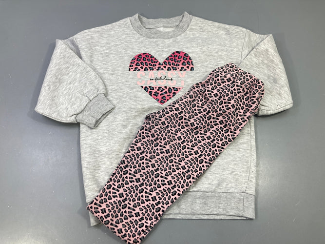 Ensemble sweat gris clair avec coeur / legging rose imprimé léopard, moins cher chez Petit Kiwi