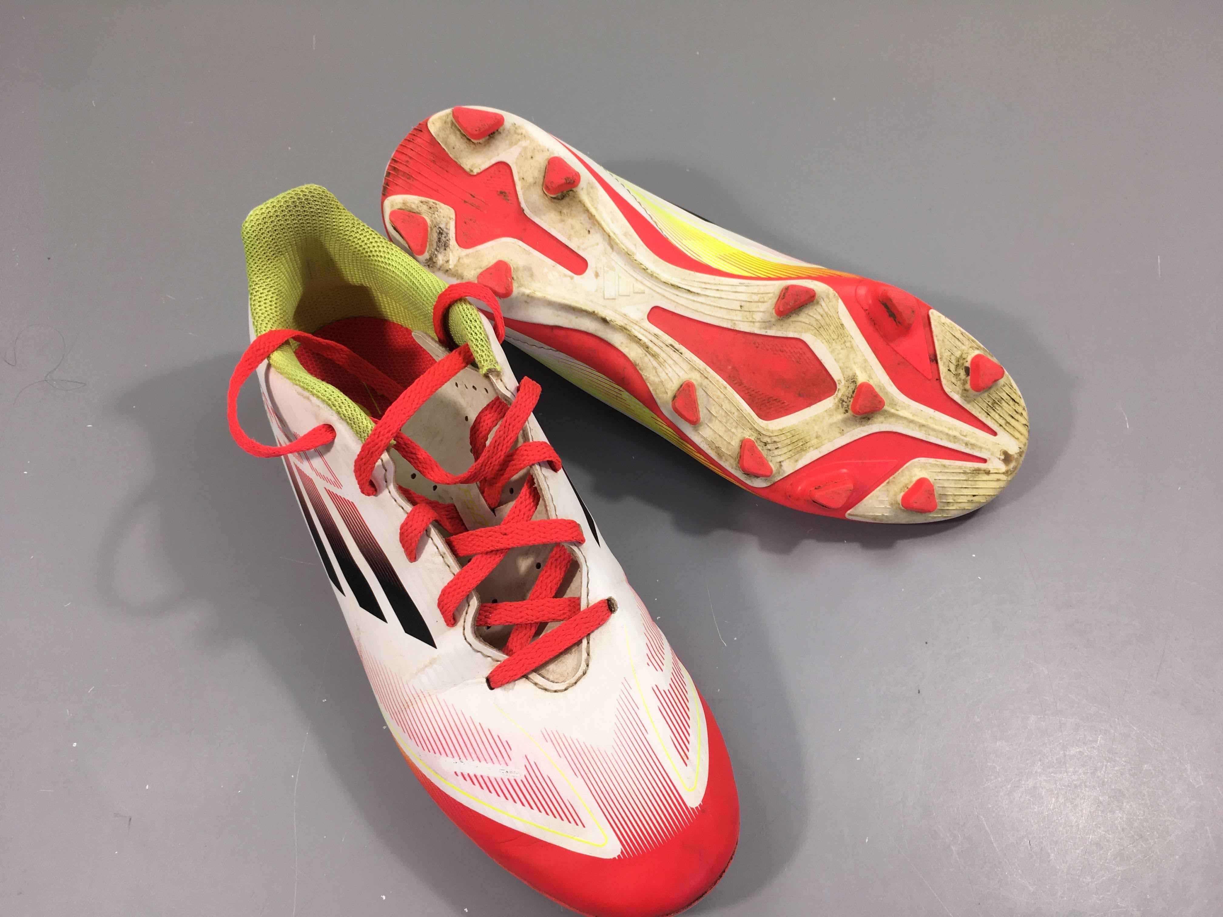 Baskets F50 Club Terrain souple / Multi-surfaces