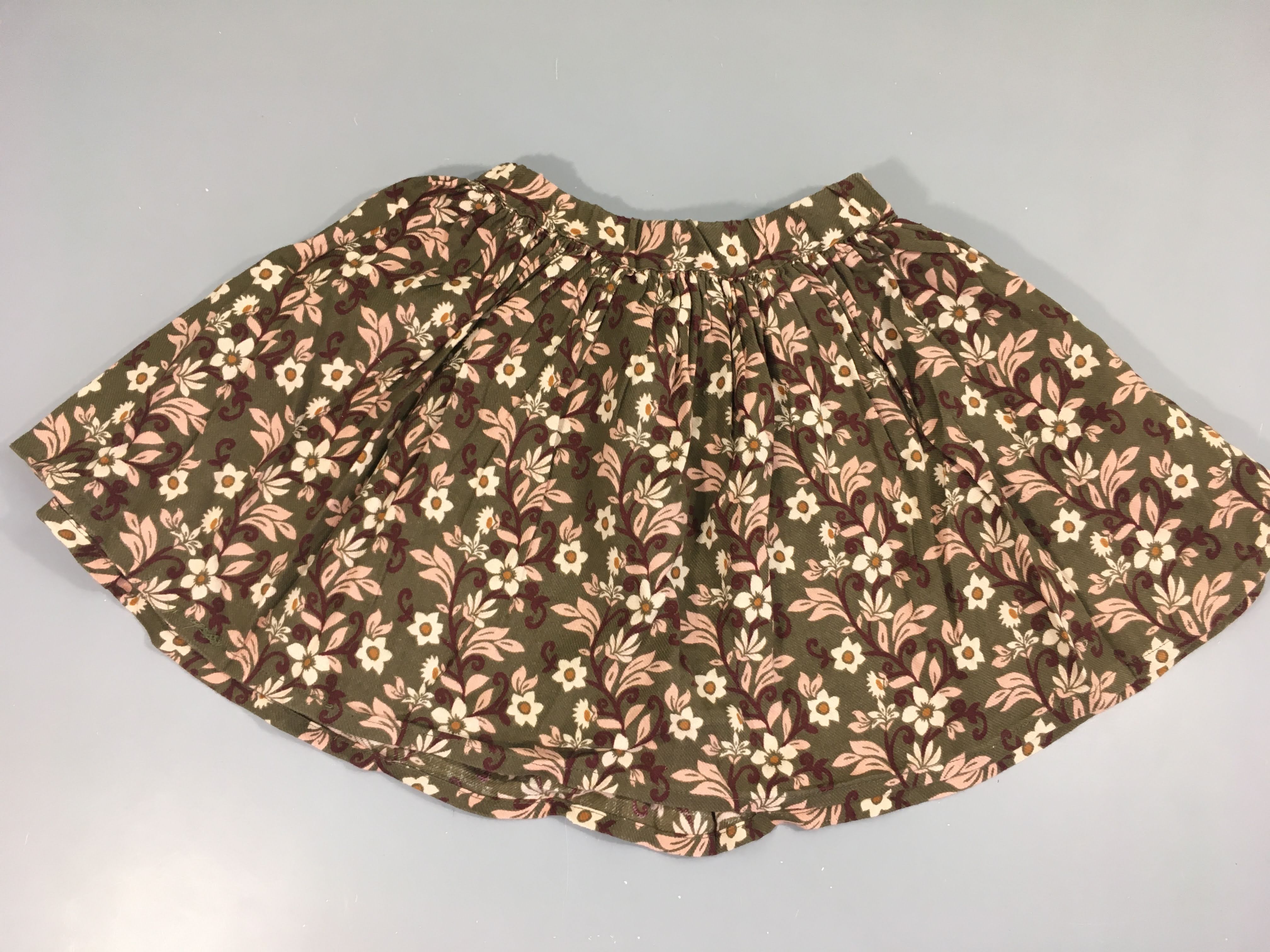 Jupe kaki fleurie blanc-rose