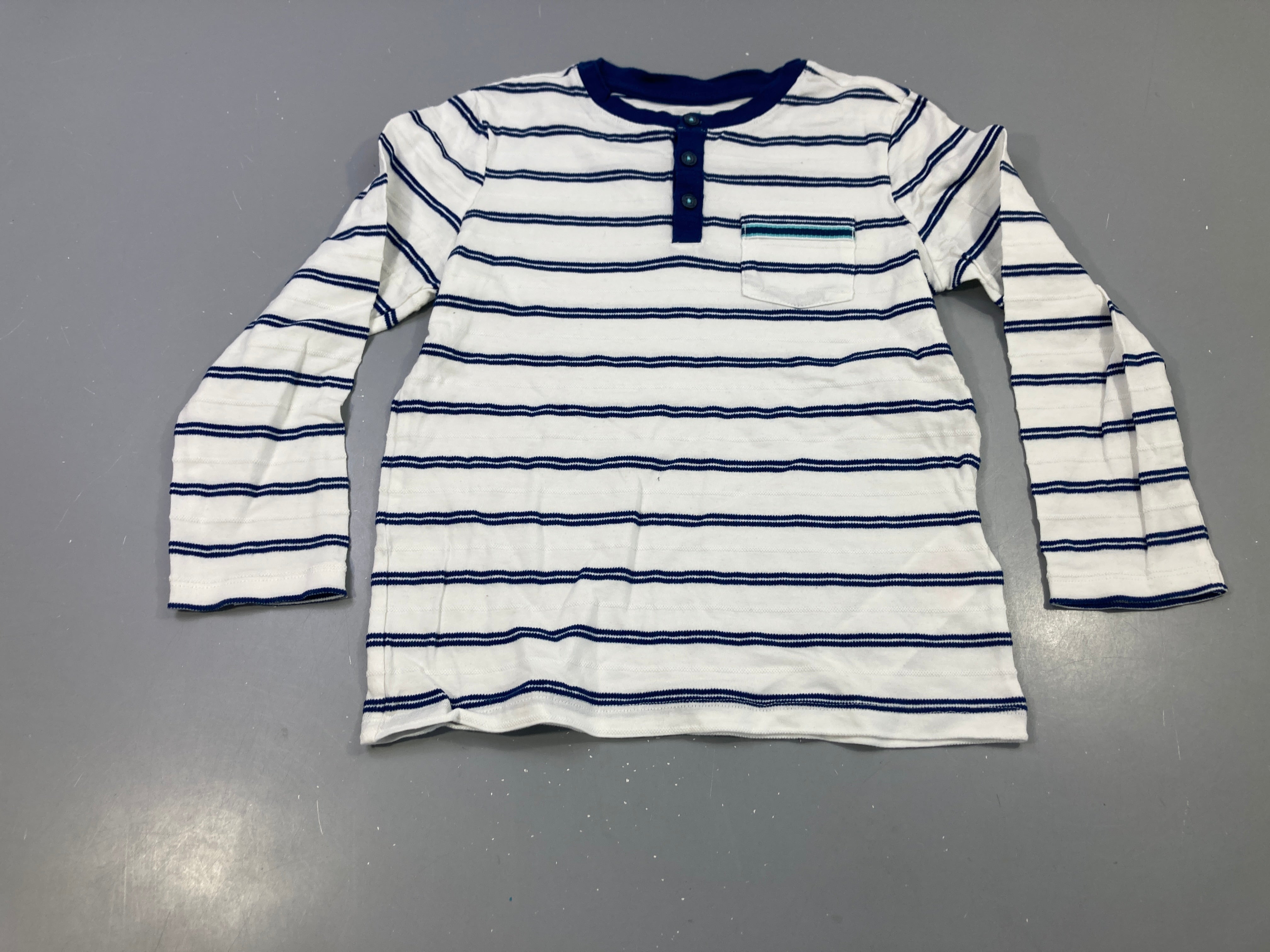 T-shirt m.l texturé rayé blanc/marine, poche poitrine