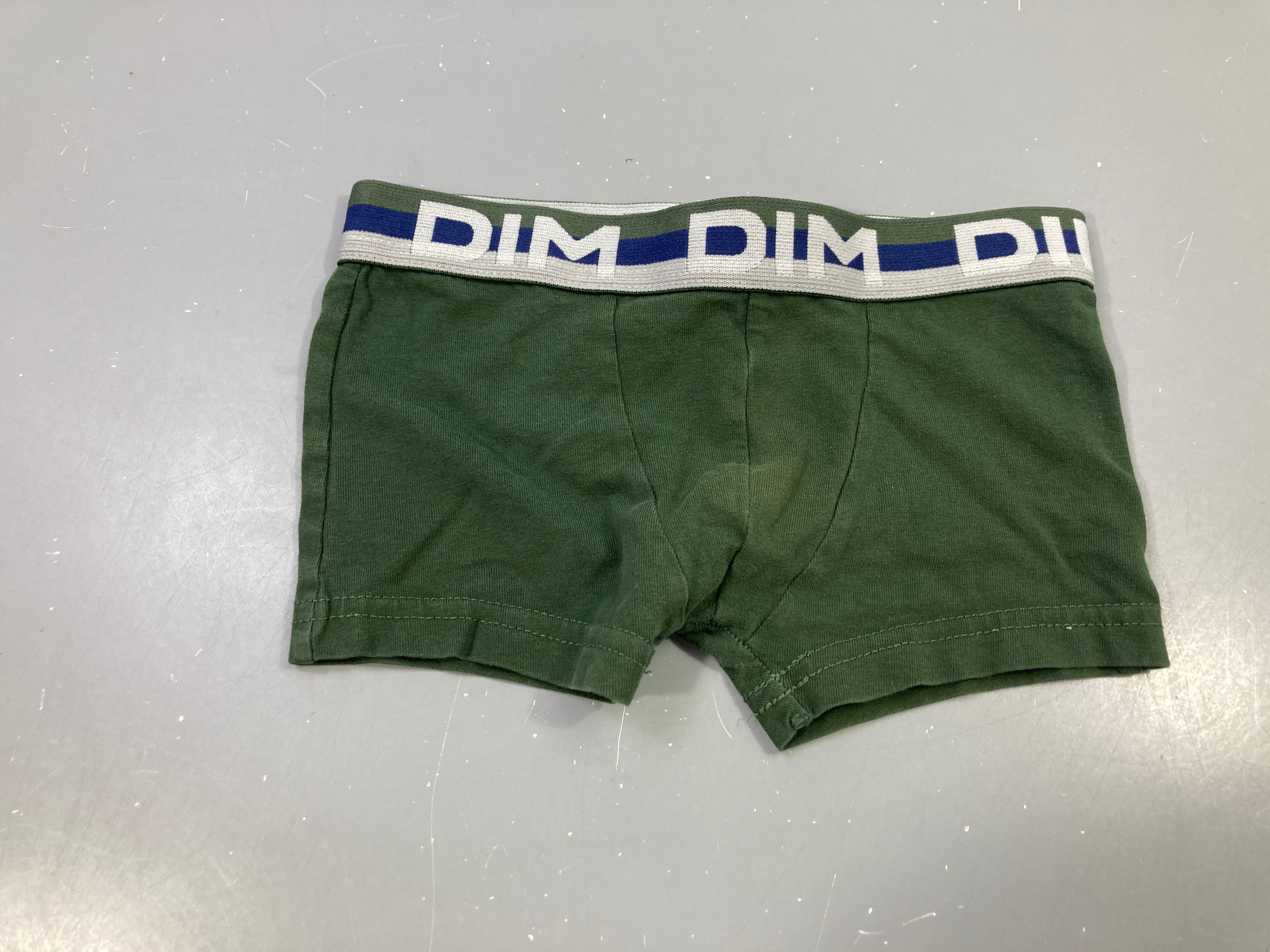 Boxer kaki, Dim