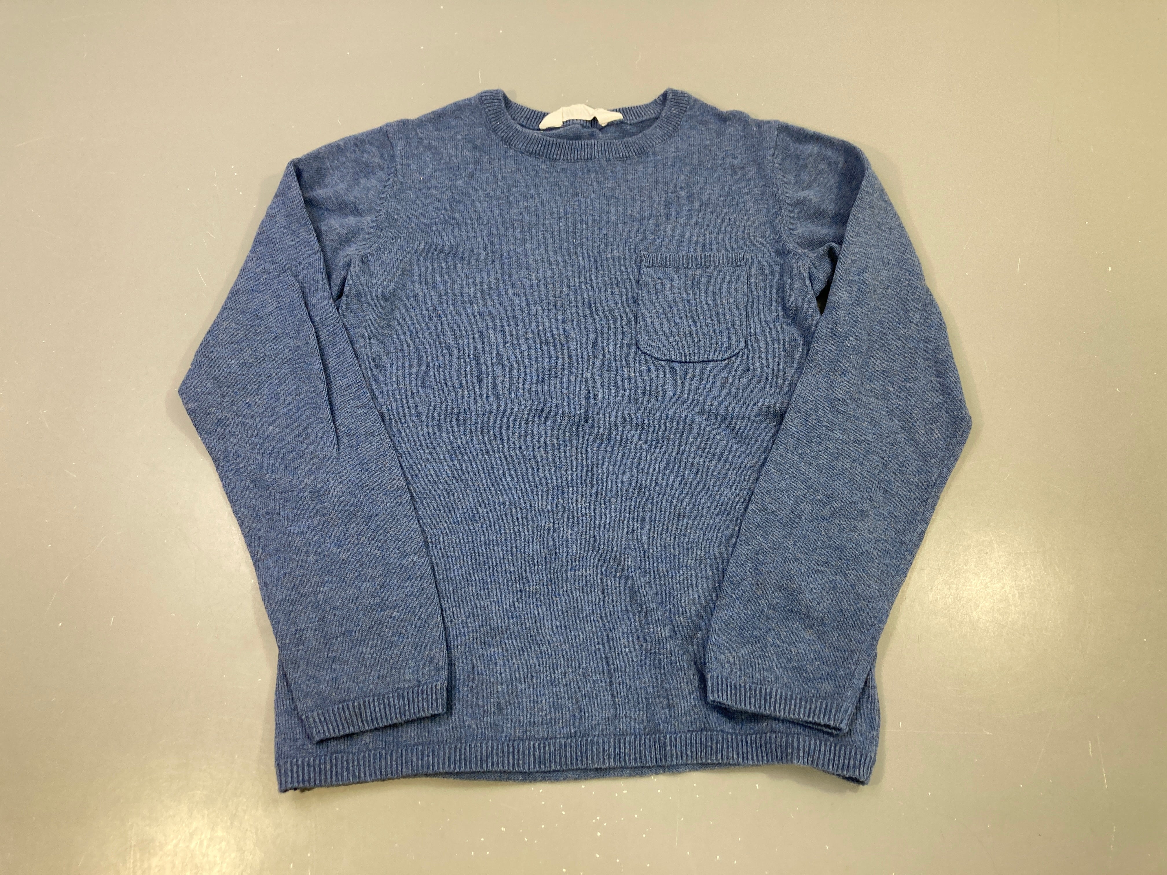 Pull bleu chiné, poche poitrine