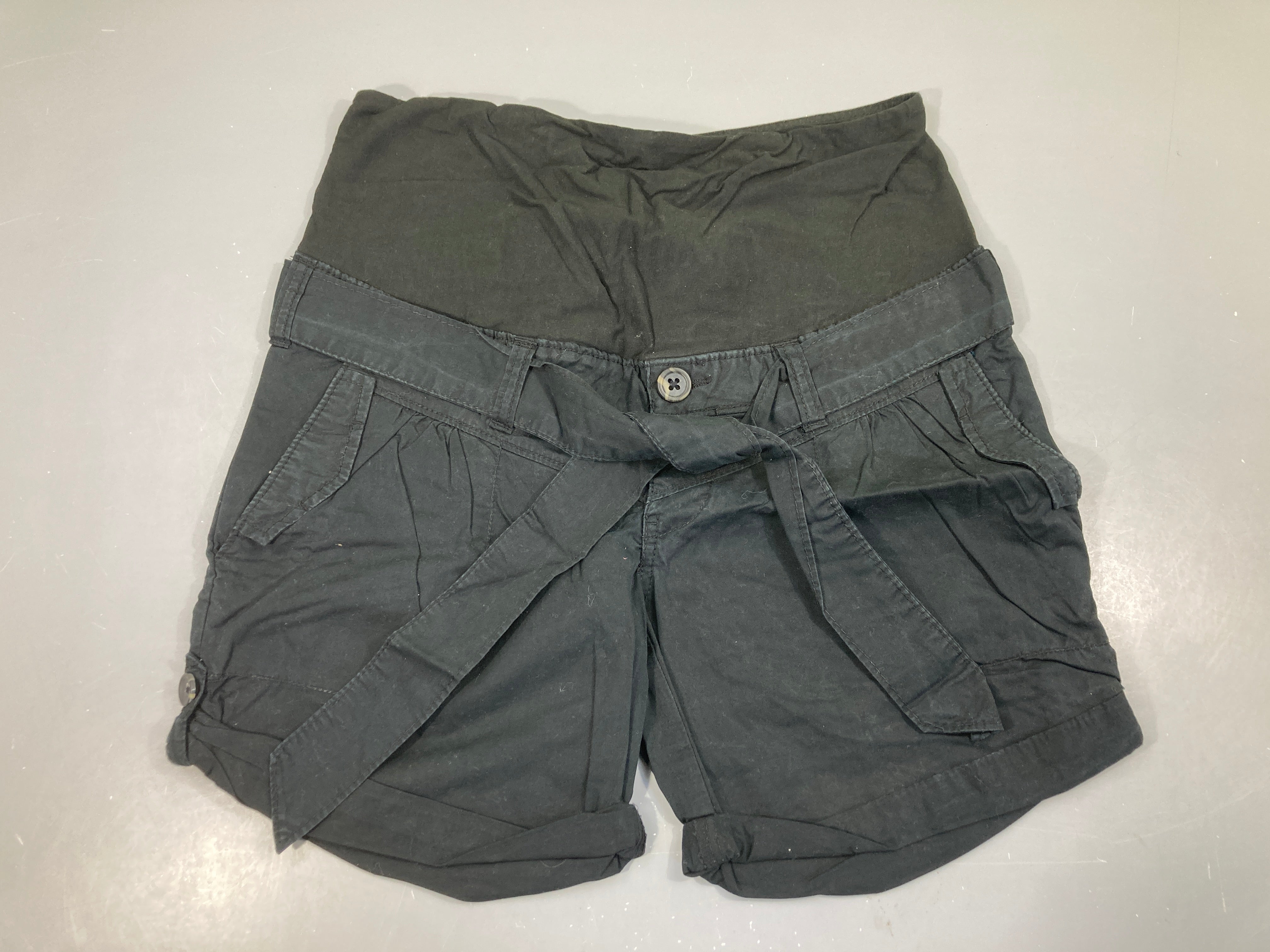 Short de grossesse noir