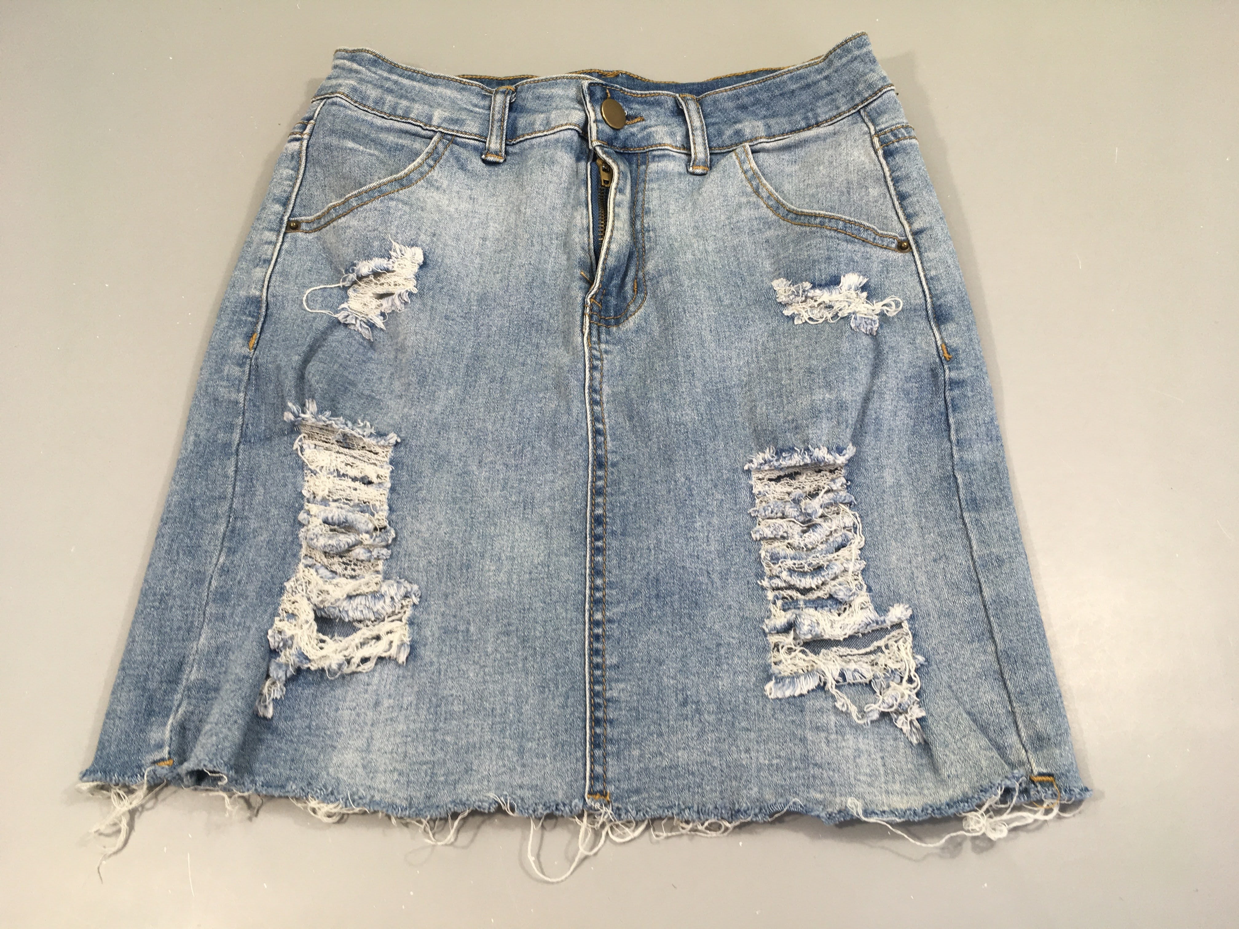 Jupe jean clair effet effiloché