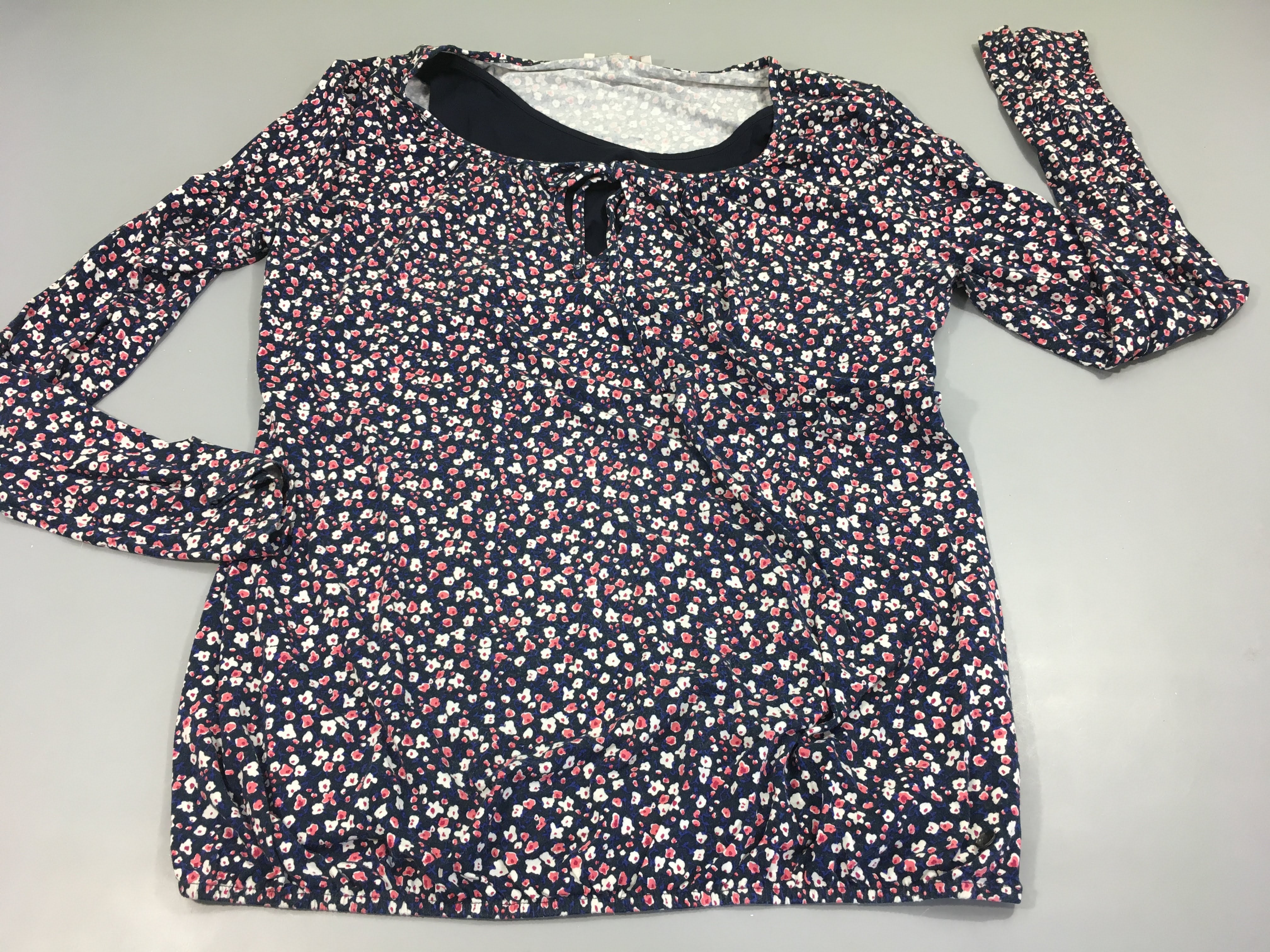 Blouse ml d'allaitement bleu foncé fleurs