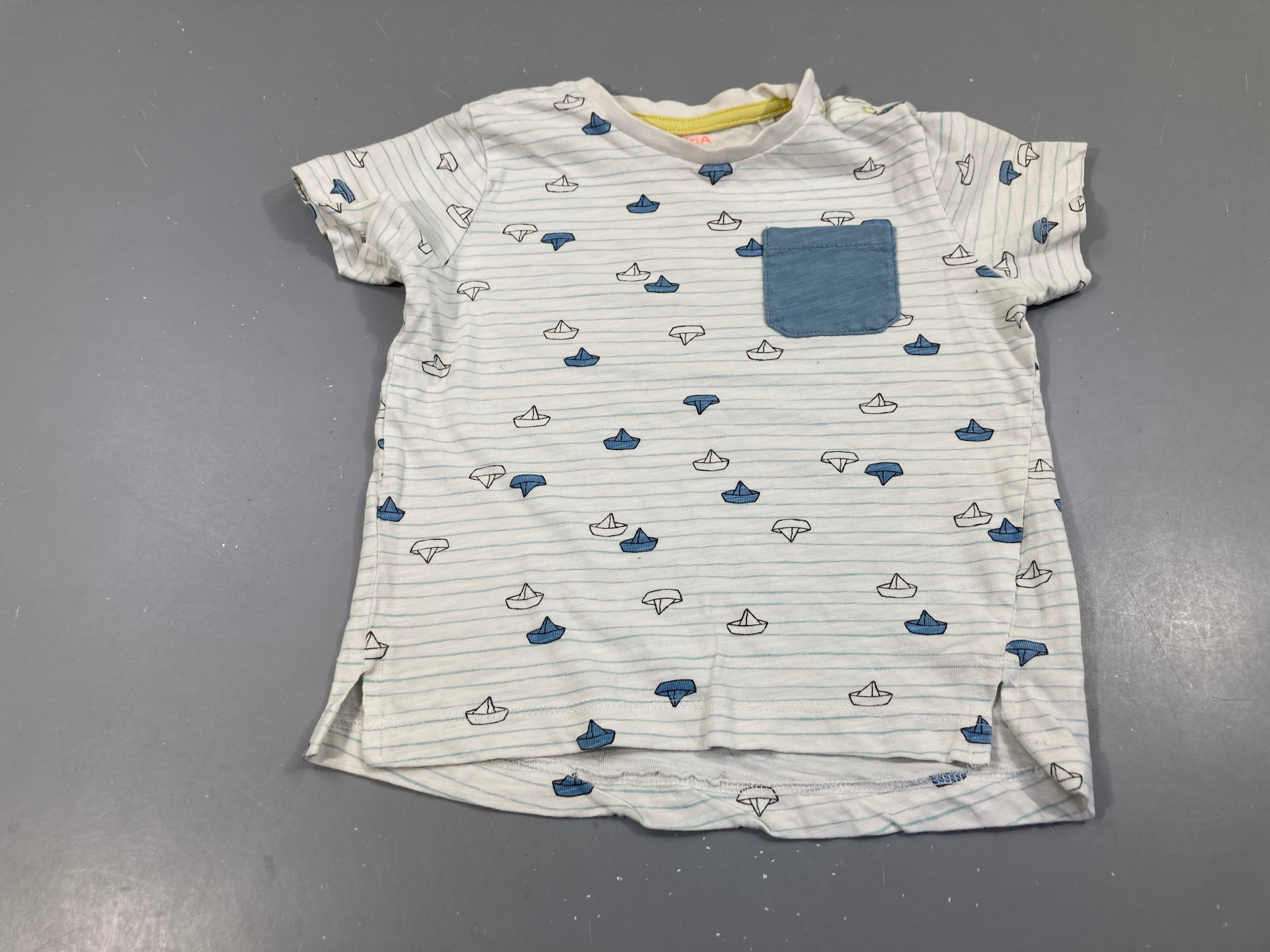 T-shirt m.c blanc rayé bleu bateaux poche