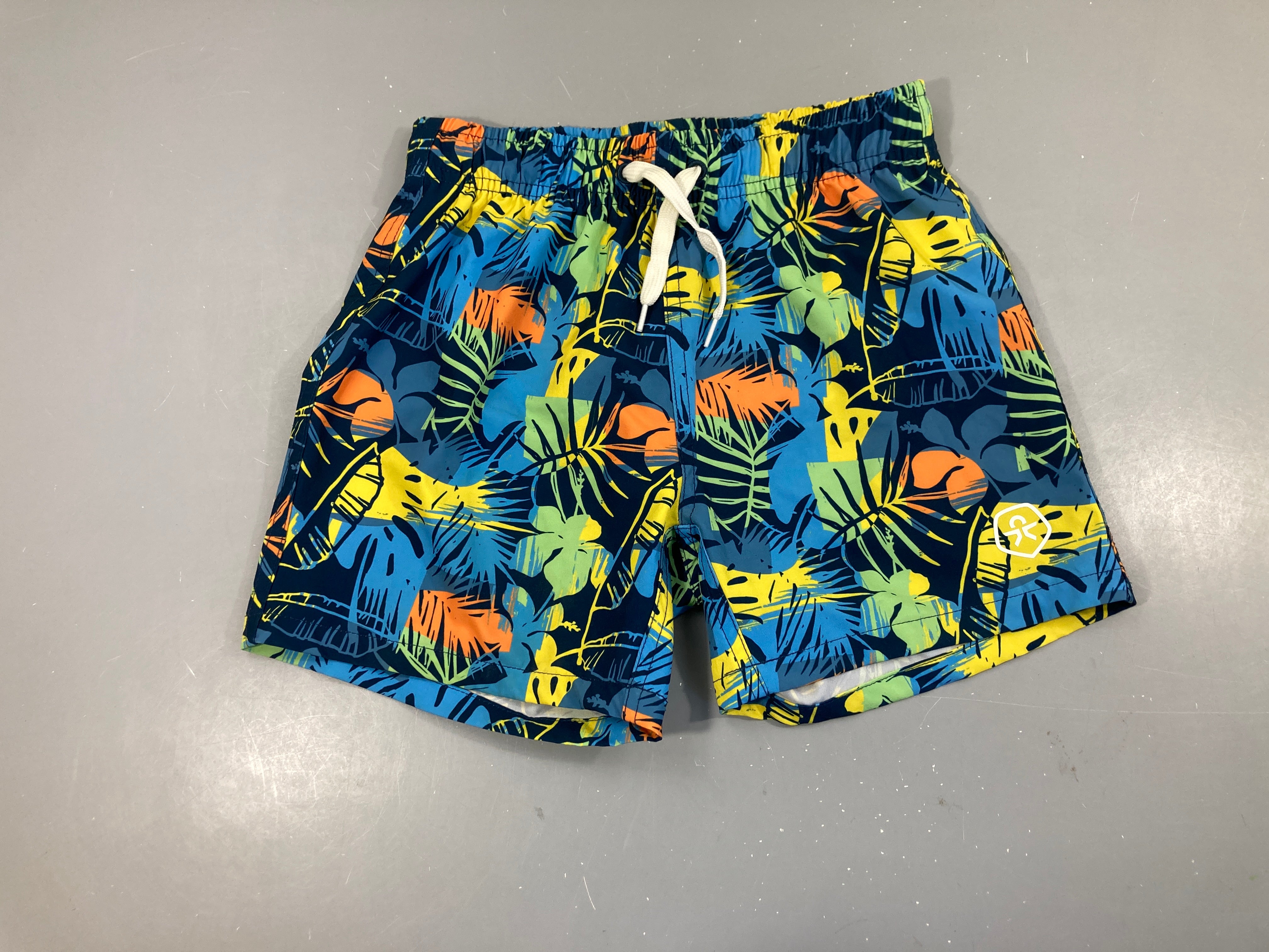 Maillot short bleu foncé fleuri