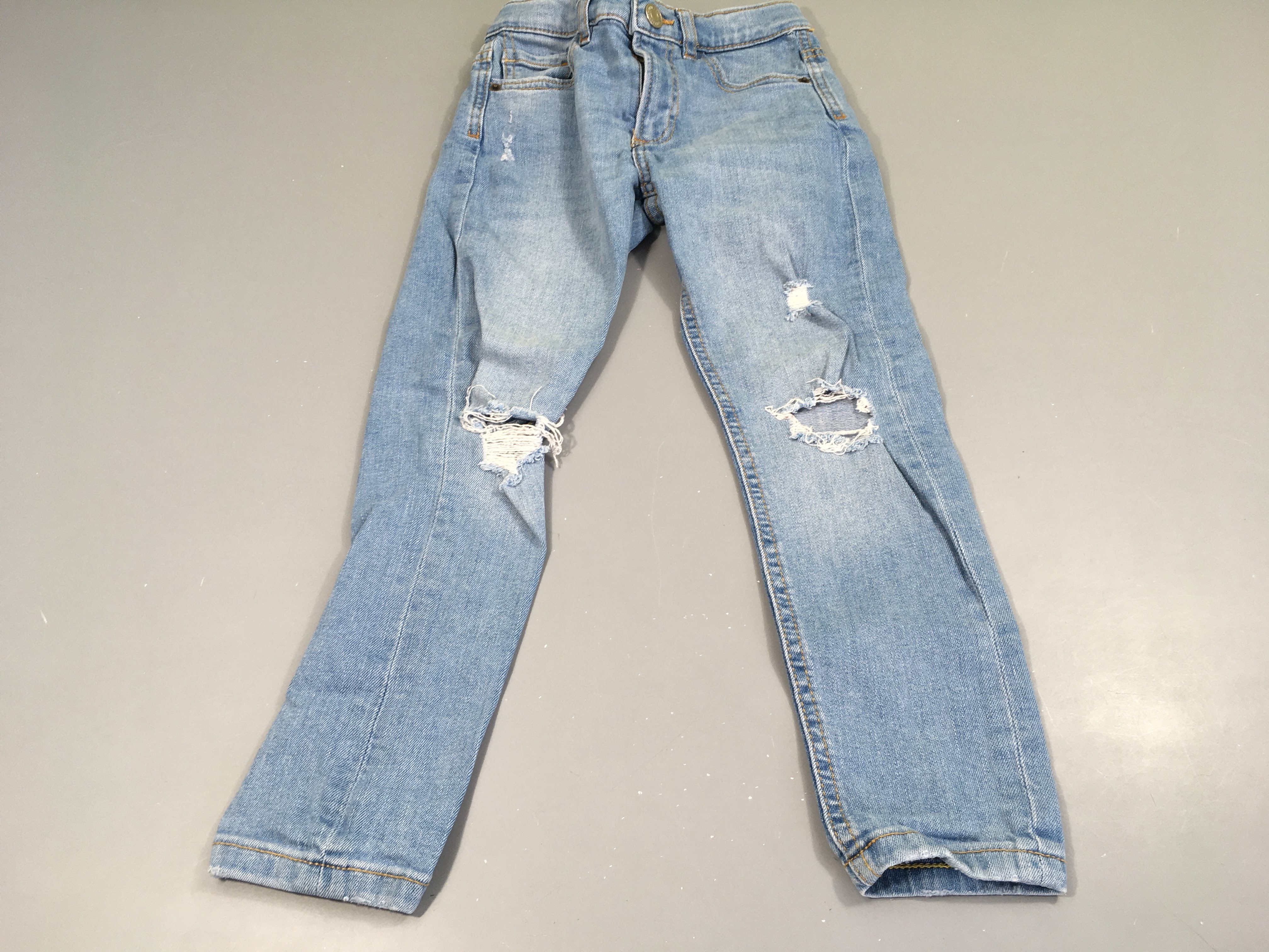 Jeans effet déchiré