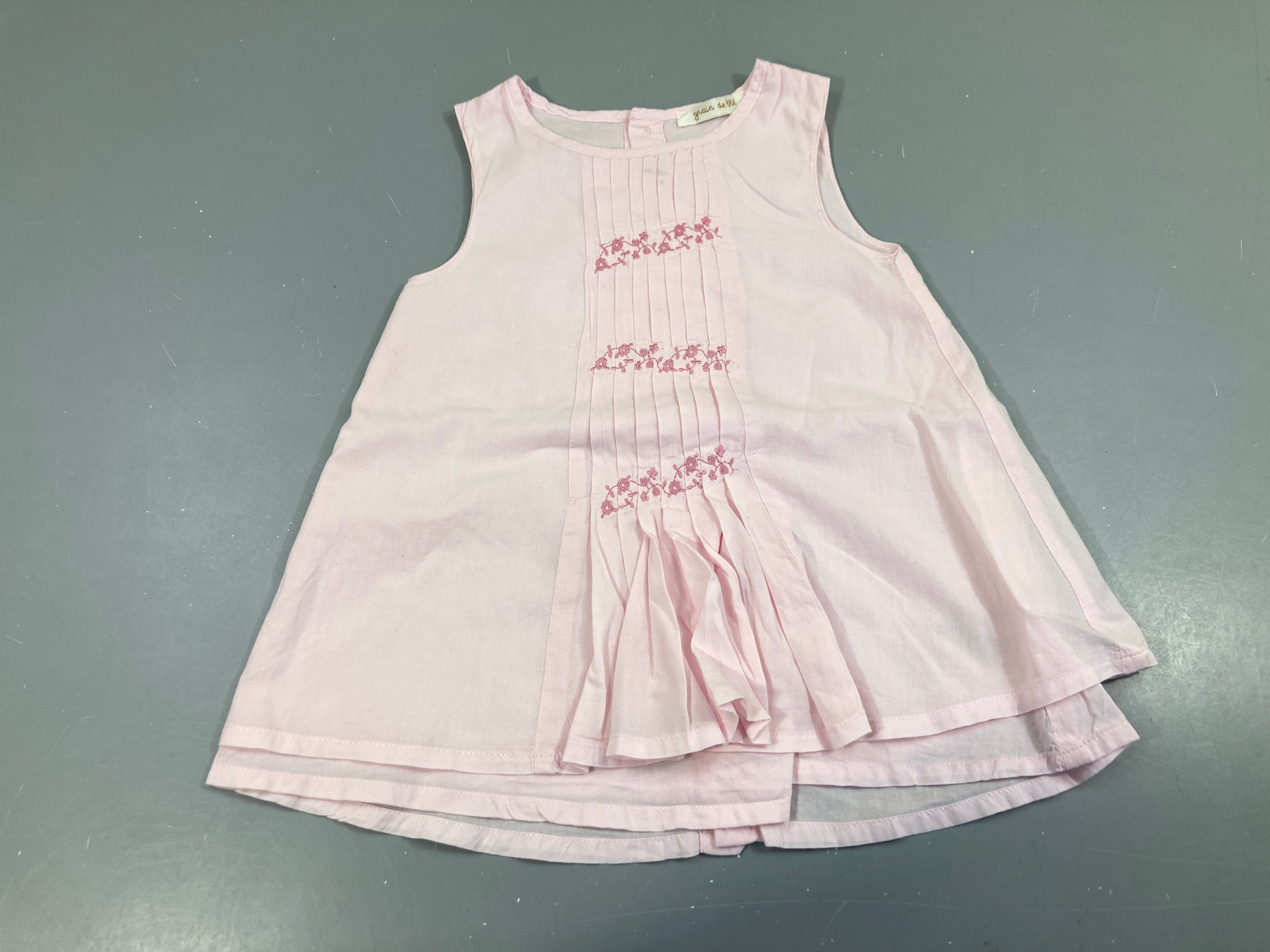 Robe s.m rose pâle broderies fleurs Légère tache bleutée avt col