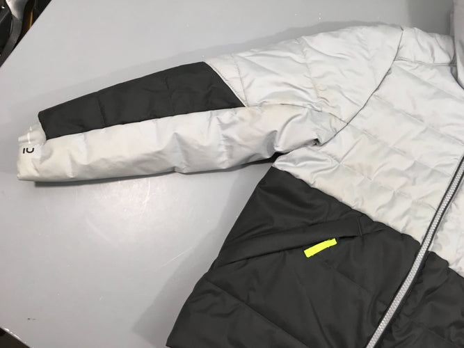 Veste de ski grise-noire Wed'ze, à relaver car tachée sur le côté droit, moins cher chez Petit Kiwi