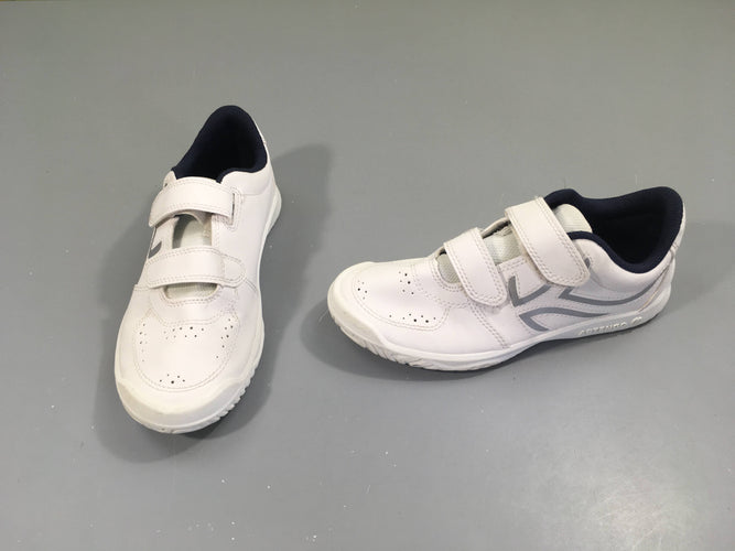 Basket blanche Artengo, moins cher chez Petit Kiwi