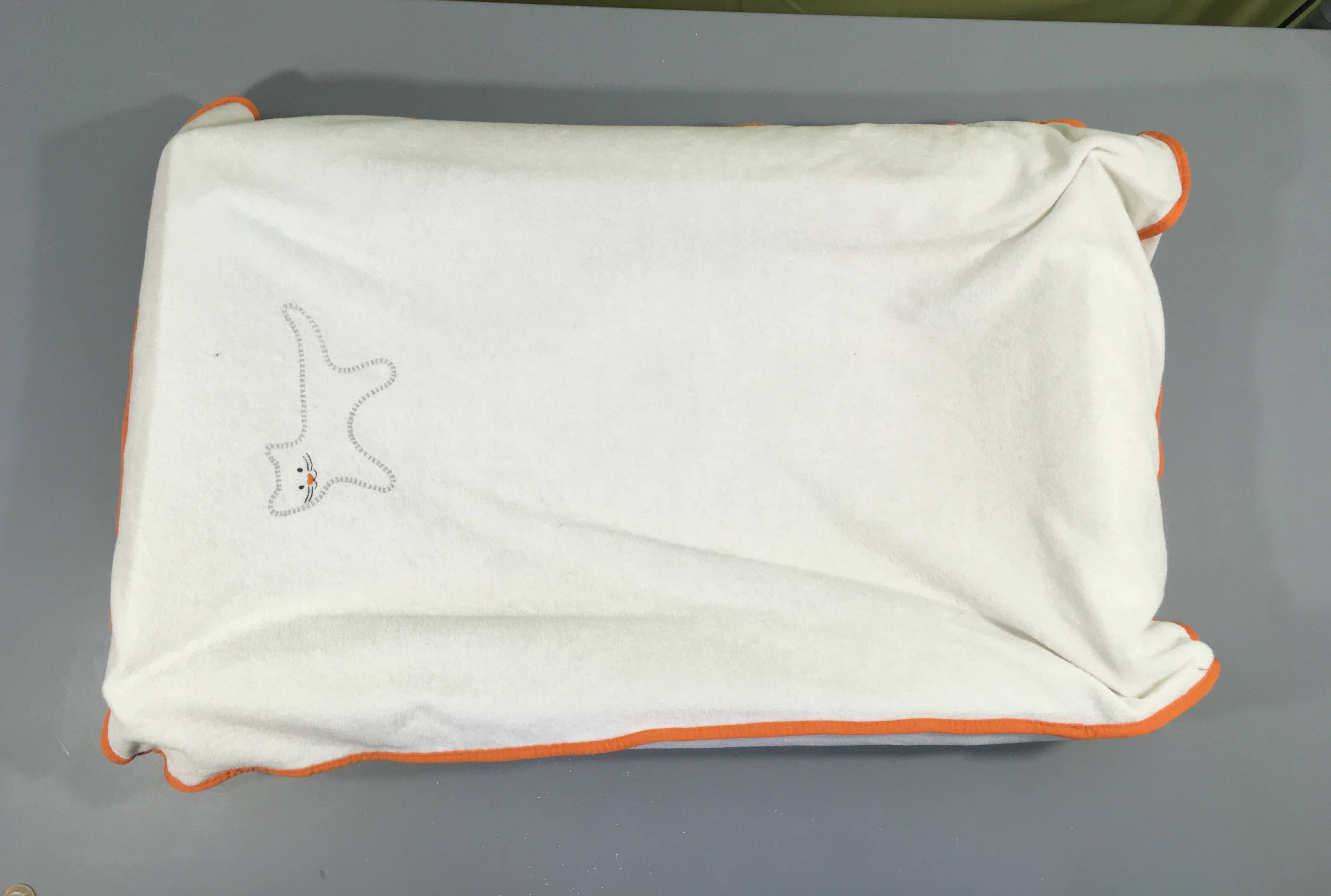 Matelas à langer gonflable Skotsam + housse pour matelas à langer blanc/orange chat