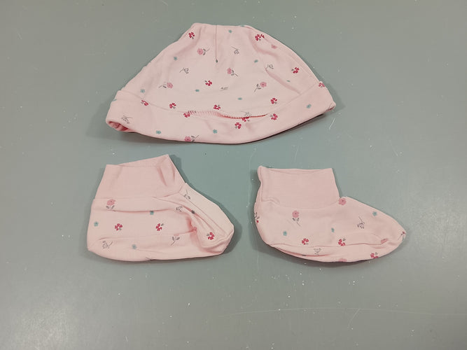 Ensemble bonnet et chaussons en jersey rose à fleurs, moins cher chez Petit Kiwi